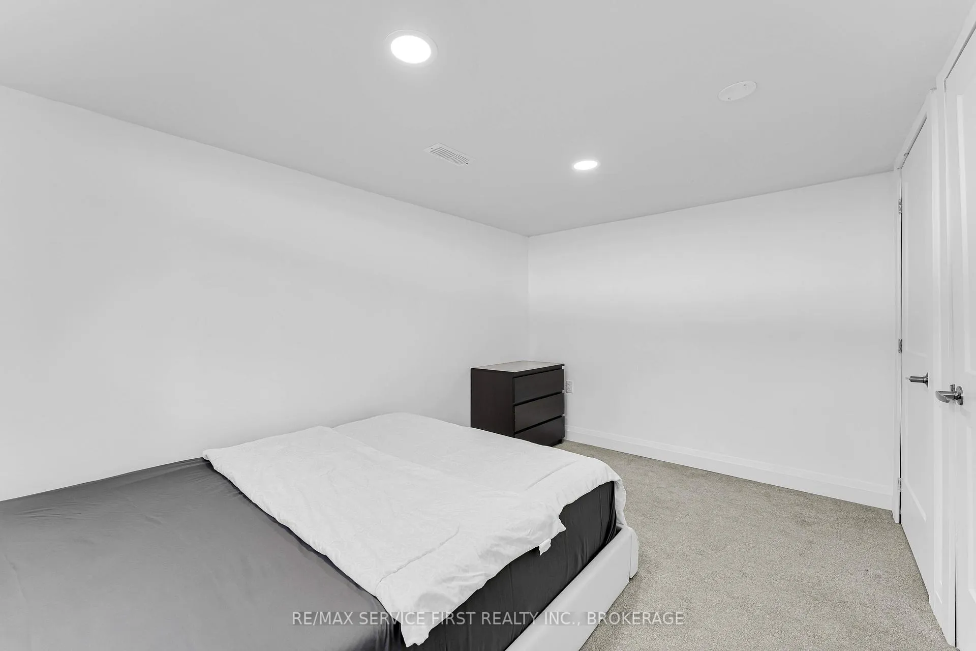 Photo 34 of 1209 Lincoln Drive, Kingston, South of Taylor-Kidd Blvd — HOMEH