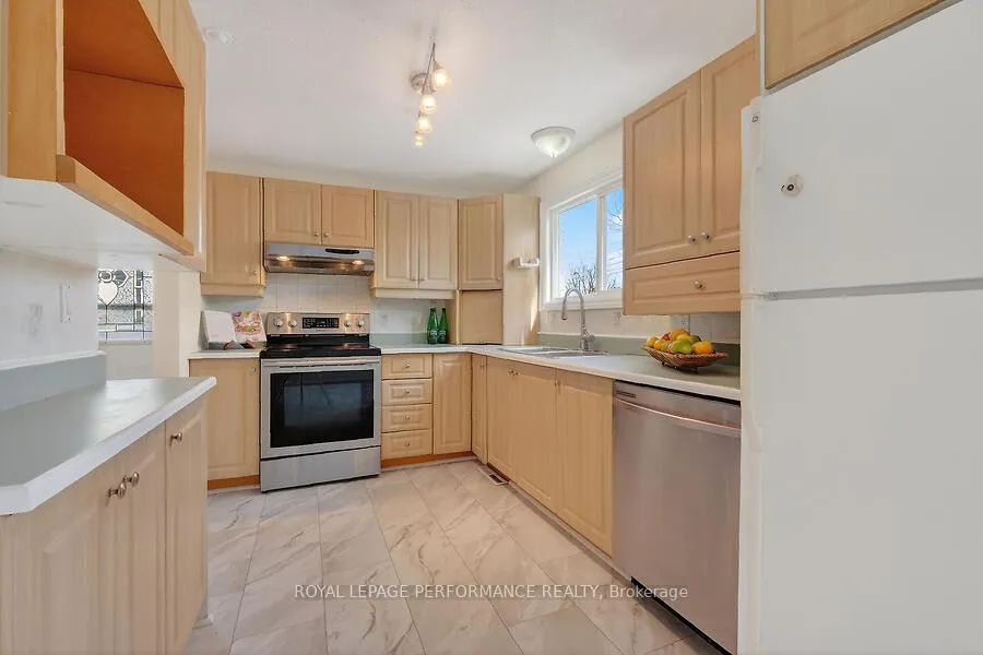 Photo 10 of 30 Mulvagh Avenue, Ottawa, Borden Farm/Stewart Farm/Carleton Heights/Parkwood Hills — HOMEH