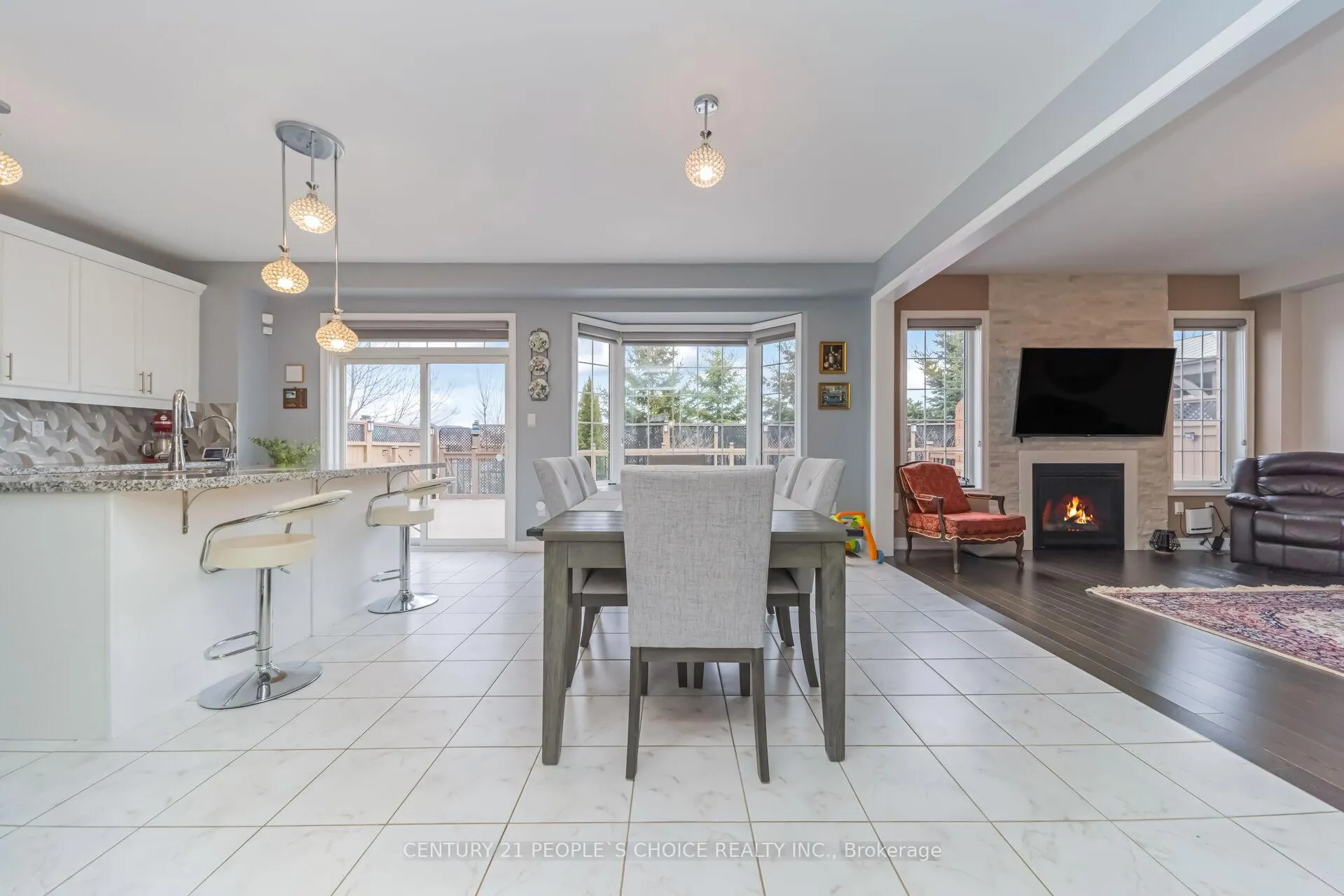 Photo 9 of 28 Truro Circle, Brampton, Northwest Brampton — HOMEH