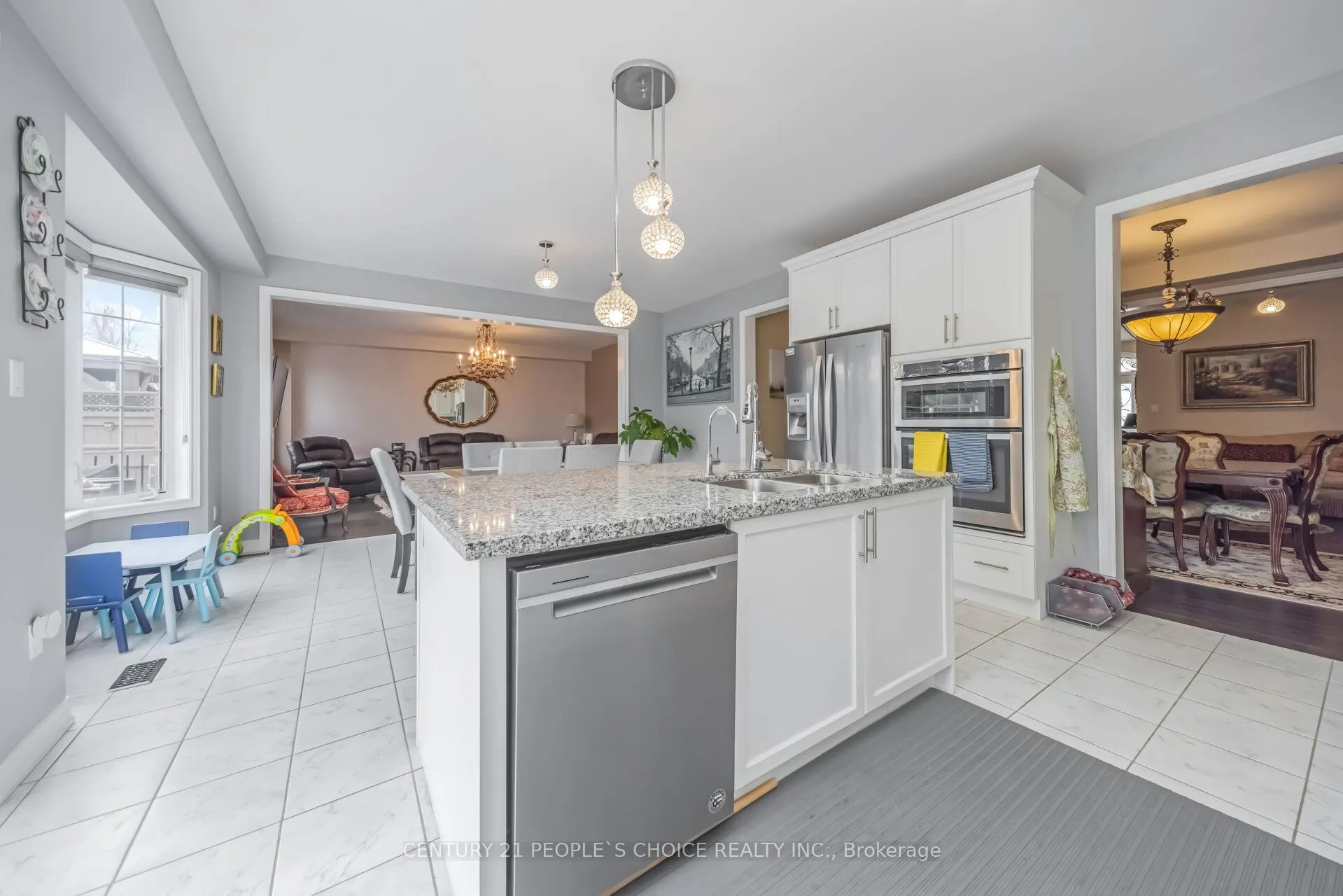 Photo 17 of 28 Truro Circle, Brampton, Northwest Brampton — HOMEH