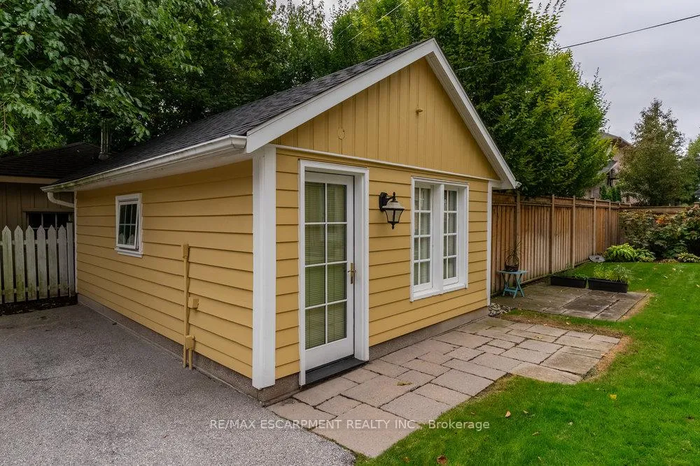 Front of Unit Cottage, 2080 Caroline Street