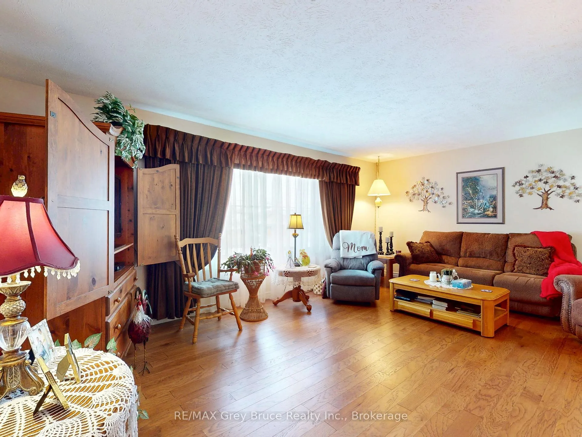 Photo 6 of 560 20th Street E, Owen Sound — HOMEH