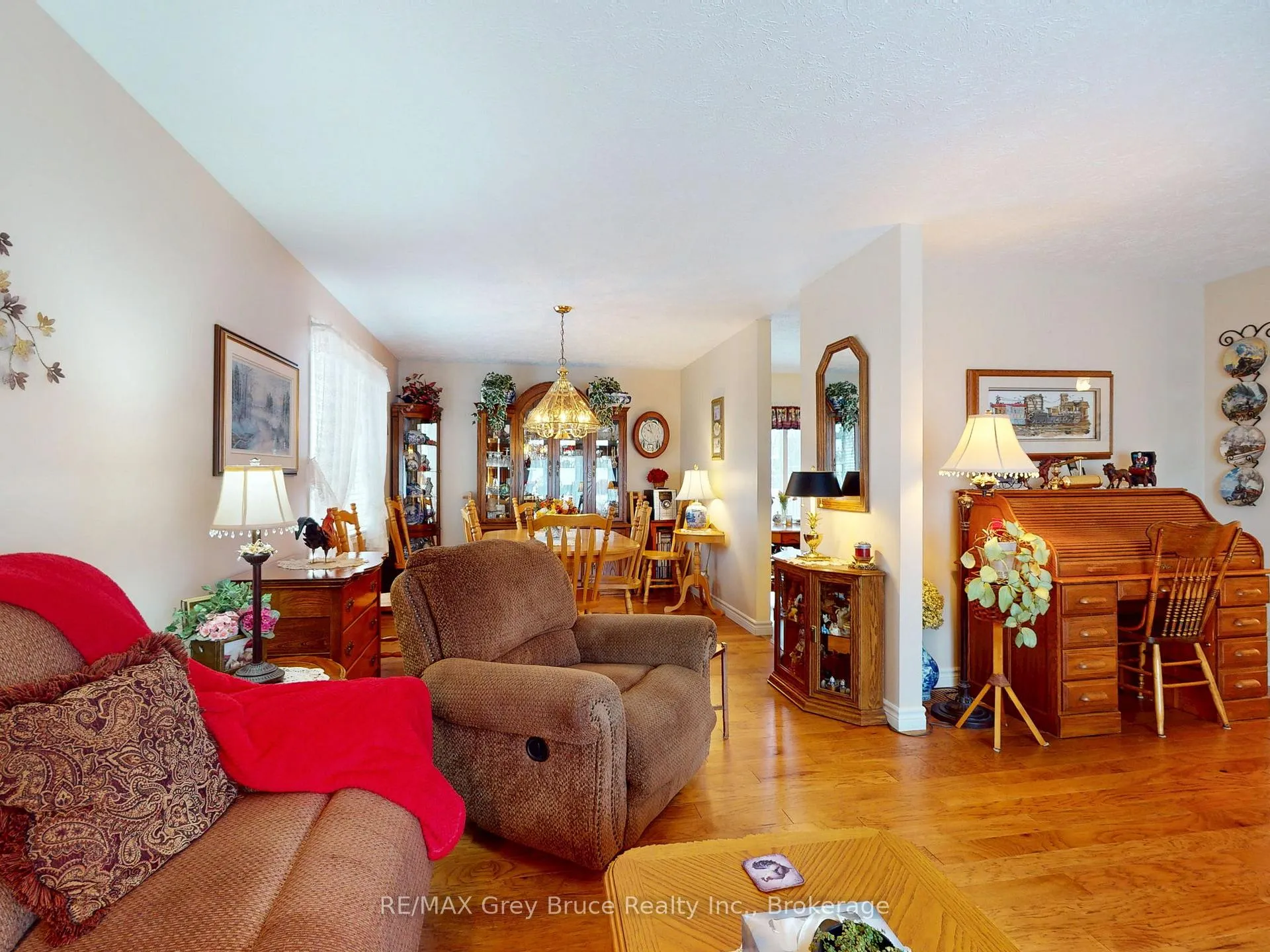 Photo 8 of 560 20th Street E, Owen Sound — HOMEH
