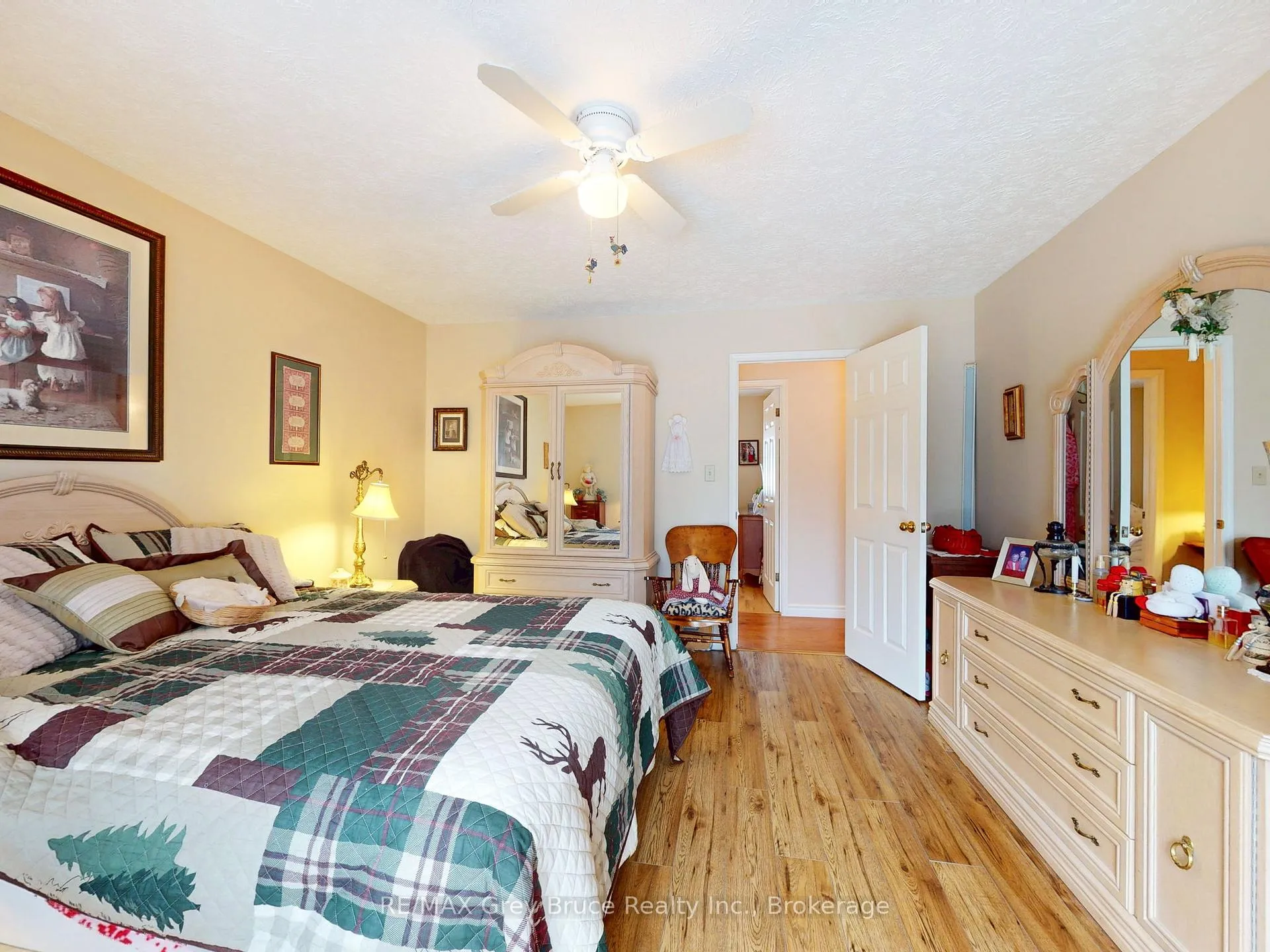 Photo 22 of 560 20th Street E, Owen Sound — HOMEH