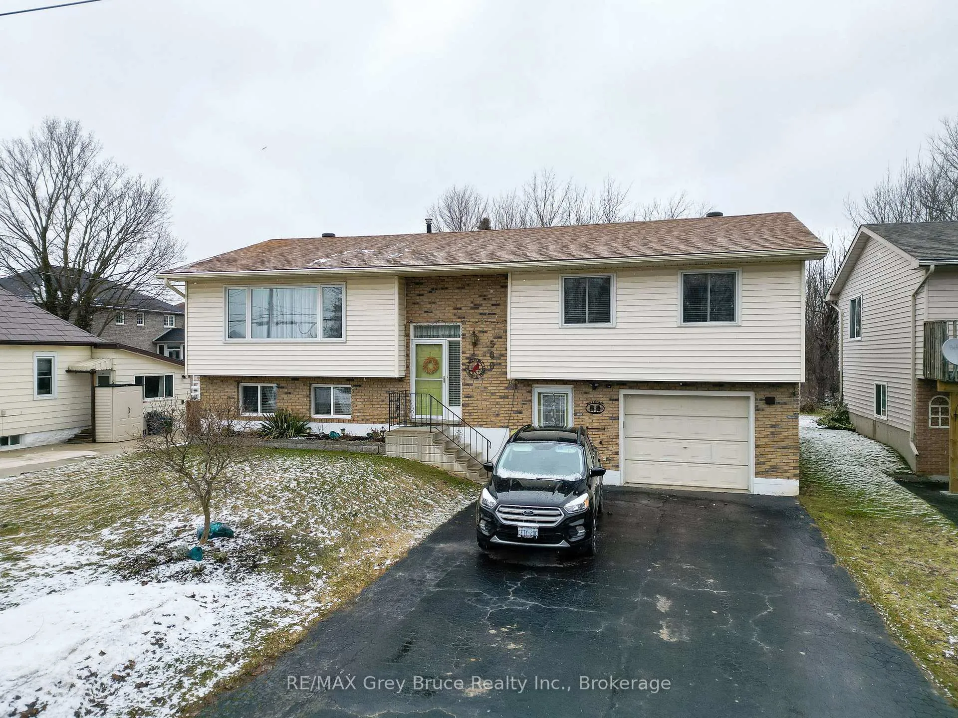 Photo 45 of 560 20th Street E, Owen Sound — HOMEH