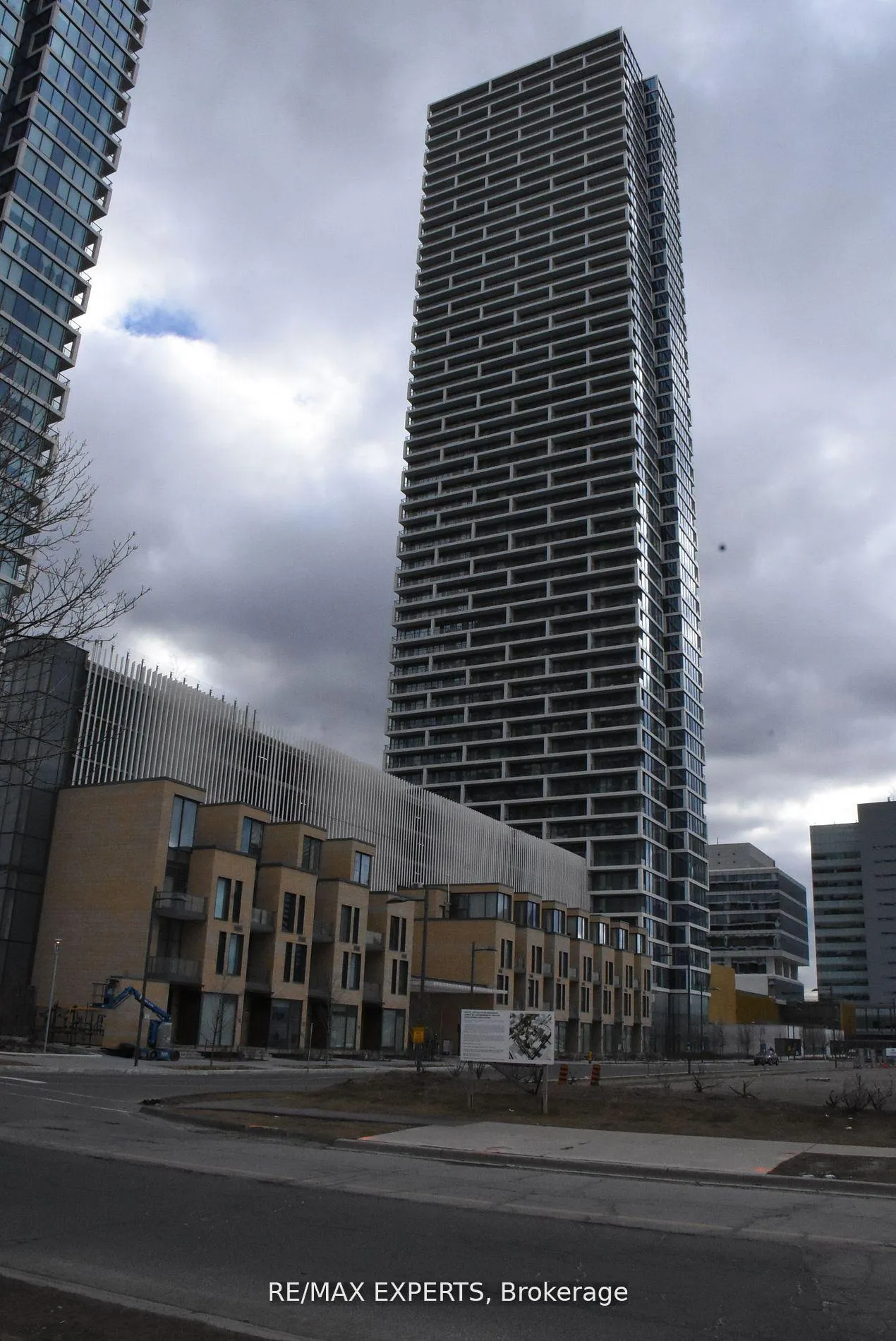 Photo 1 of Unit 5905, 5 Buttermill Avenue, Vaughan, Vaughan Corporate Centre — HOMEH