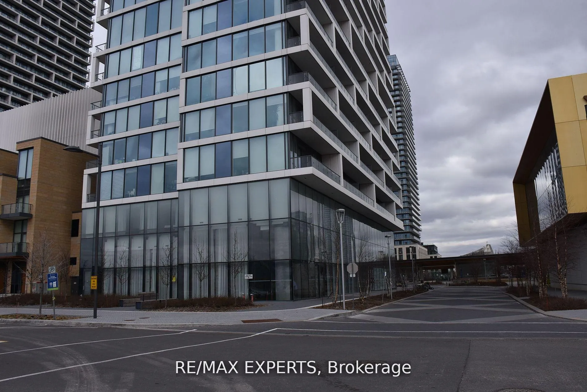 Photo 2 of Unit 5905, 5 Buttermill Avenue, Vaughan, Vaughan Corporate Centre — HOMEH