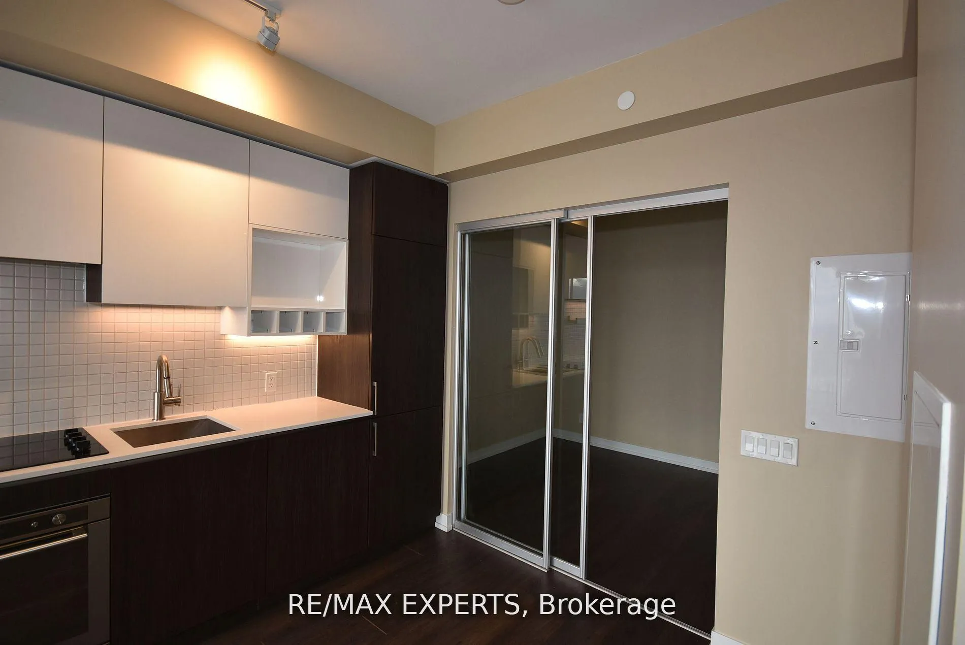 Photo 9 of Unit 5905, 5 Buttermill Avenue, Vaughan, Vaughan Corporate Centre — HOMEH