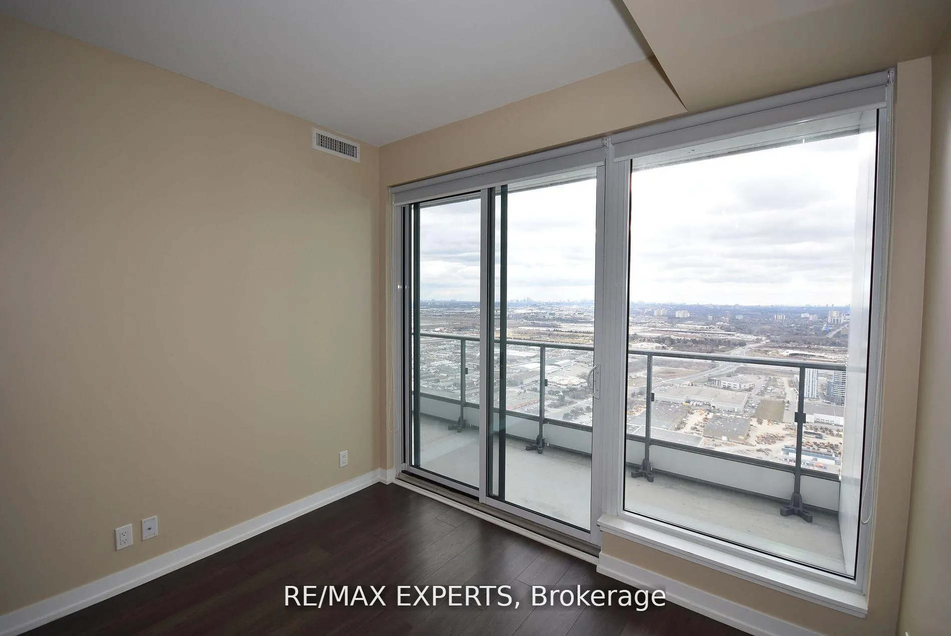 Photo 18 of Unit 5905, 5 Buttermill Avenue, Vaughan, Vaughan Corporate Centre — HOMEH