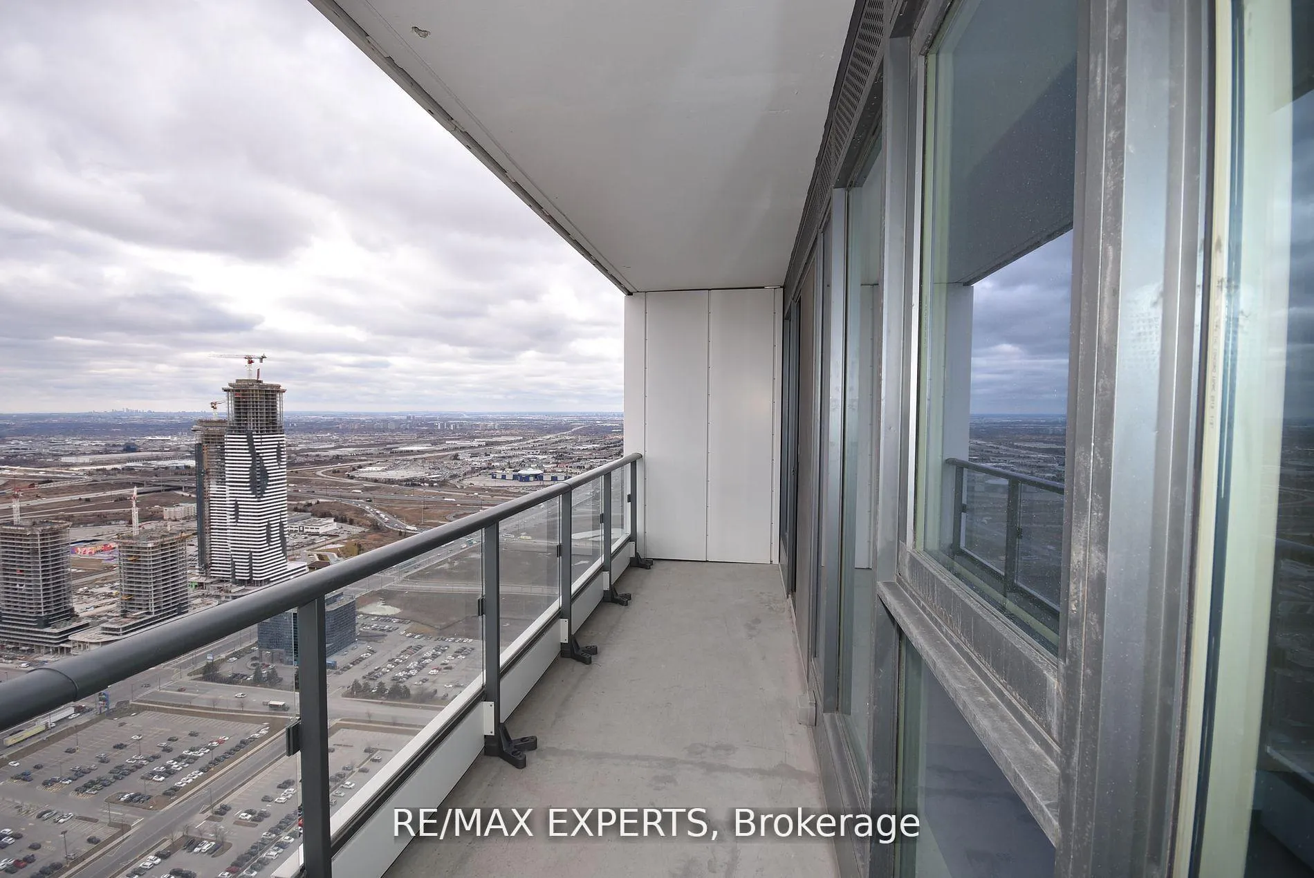 Photo 22 of Unit 5905, 5 Buttermill Avenue, Vaughan, Vaughan Corporate Centre — HOMEH