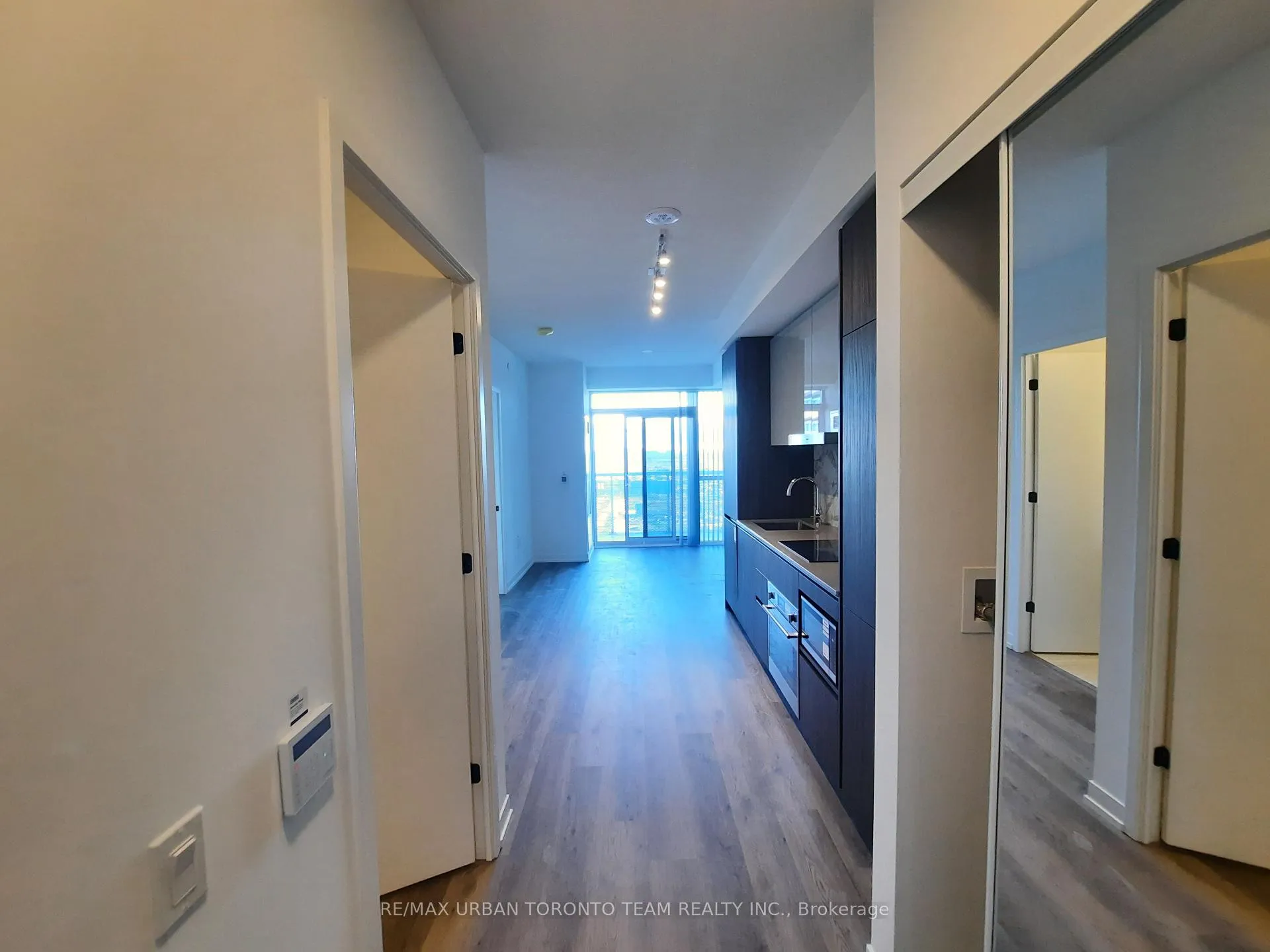 Photo 2 of Unit 710, 8 Interchange Way, Vaughan, Vaughan Corporate Centre — HOMEH