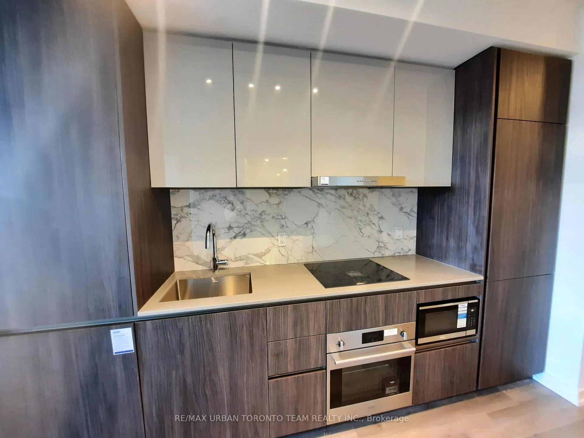 Photo 4 of Unit 710, 8 Interchange Way, Vaughan, Vaughan Corporate Centre — HOMEH