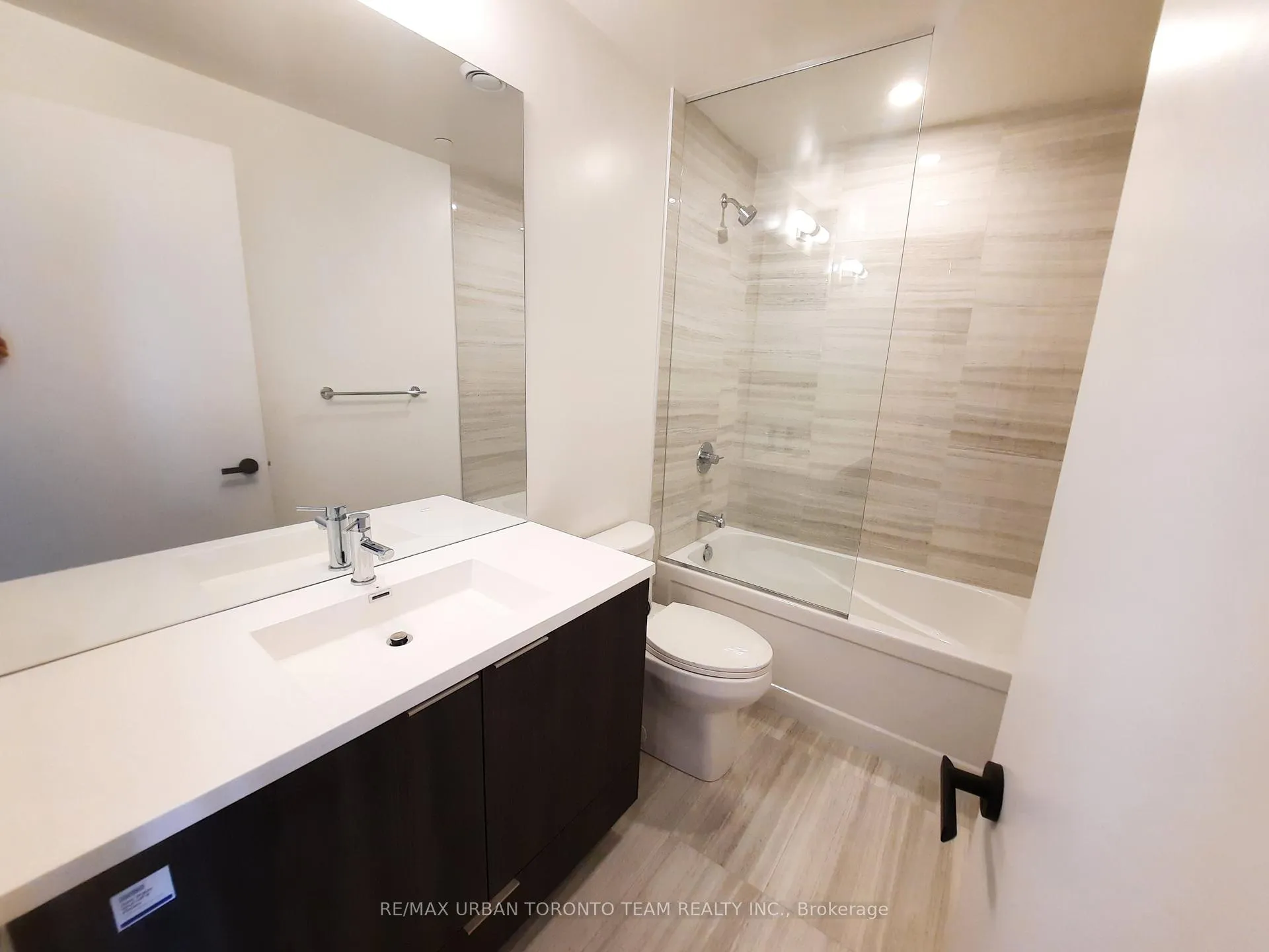 Photo 9 of Unit 710, 8 Interchange Way, Vaughan, Vaughan Corporate Centre — HOMEH