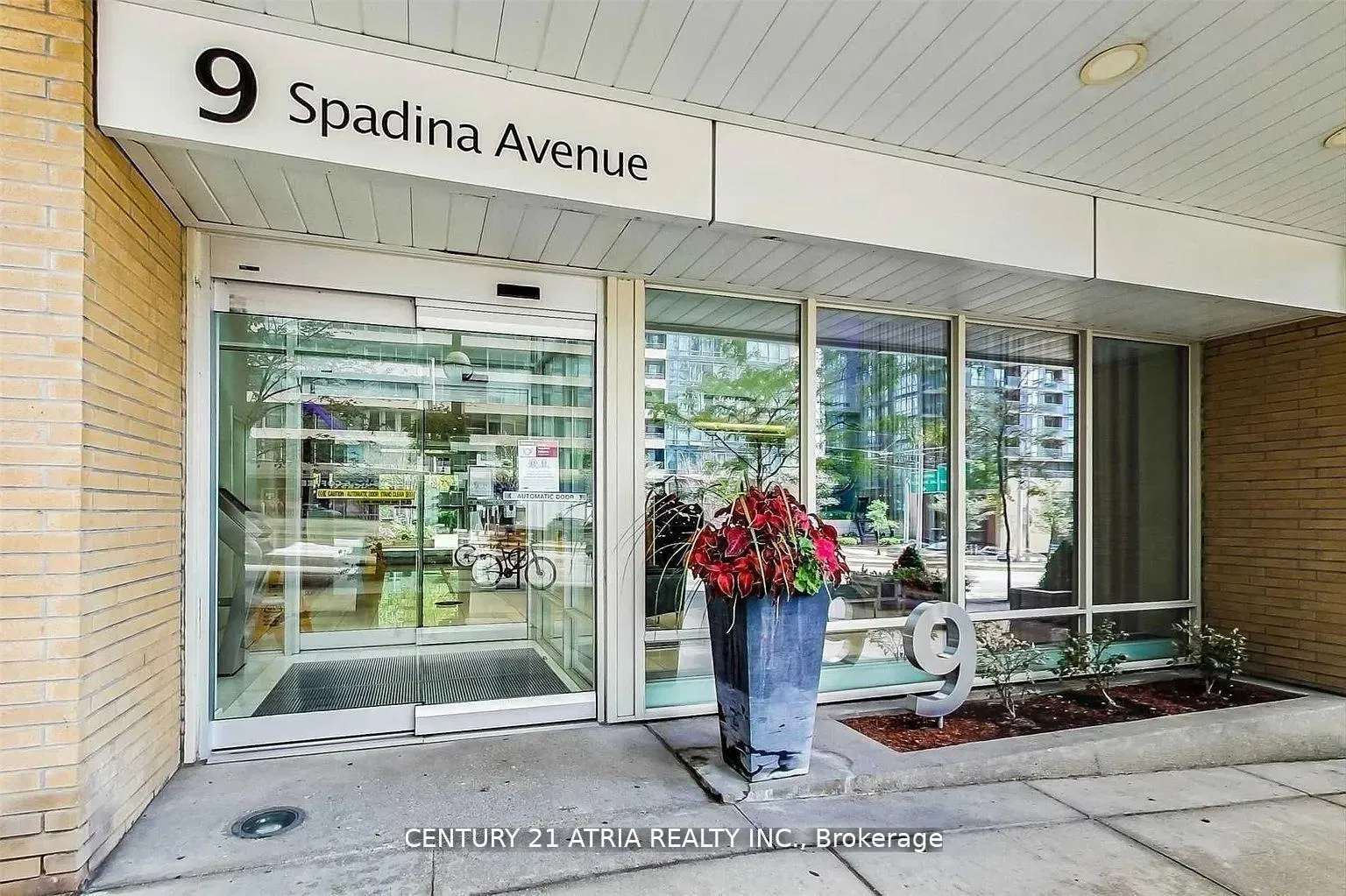 Photo 2 of Unit 511, 9 Spadina Avenue, Toronto, Waterfront Communities — HOMEH