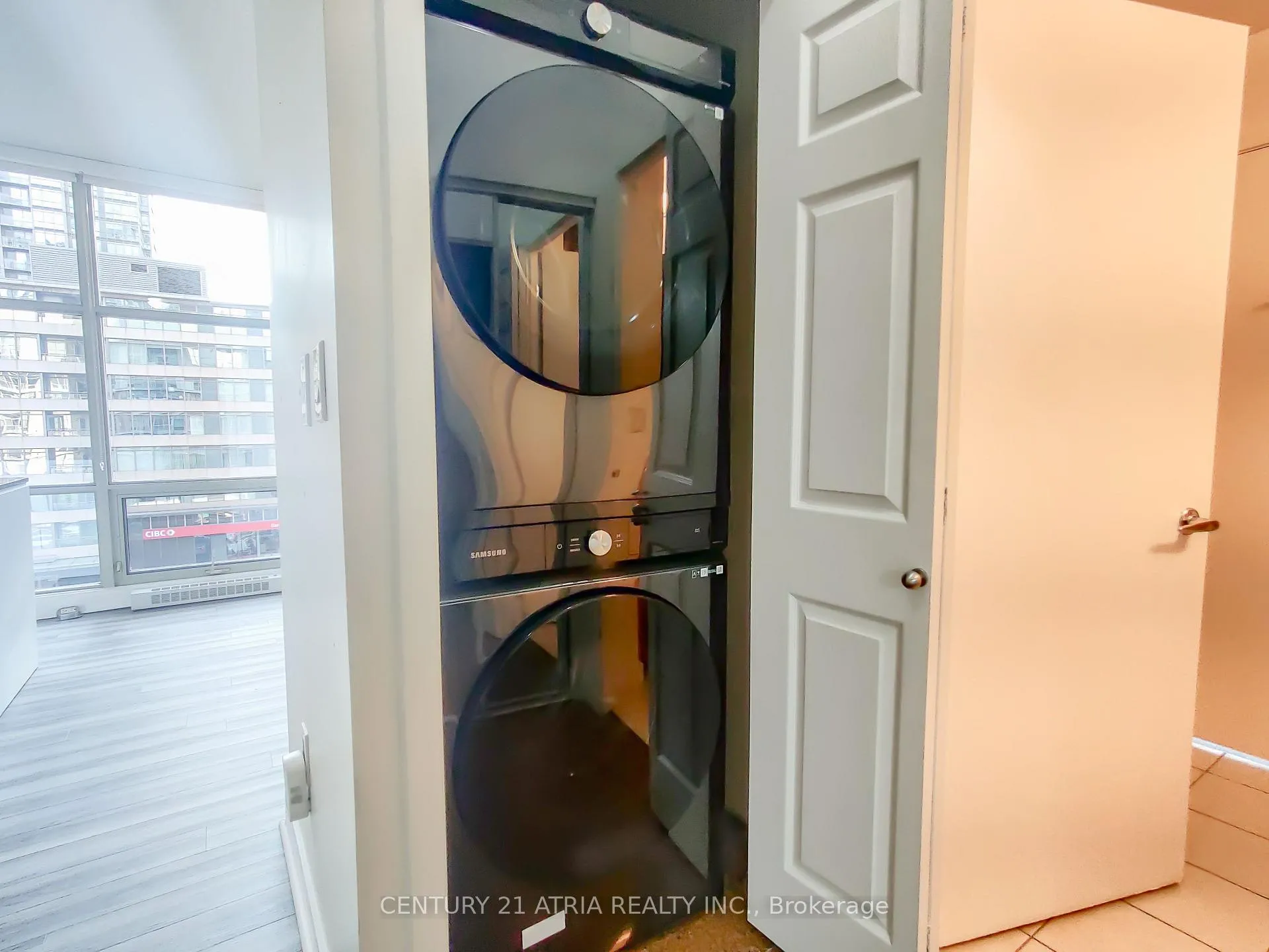Photo 7 of Unit 511, 9 Spadina Avenue, Toronto, Waterfront Communities — HOMEH