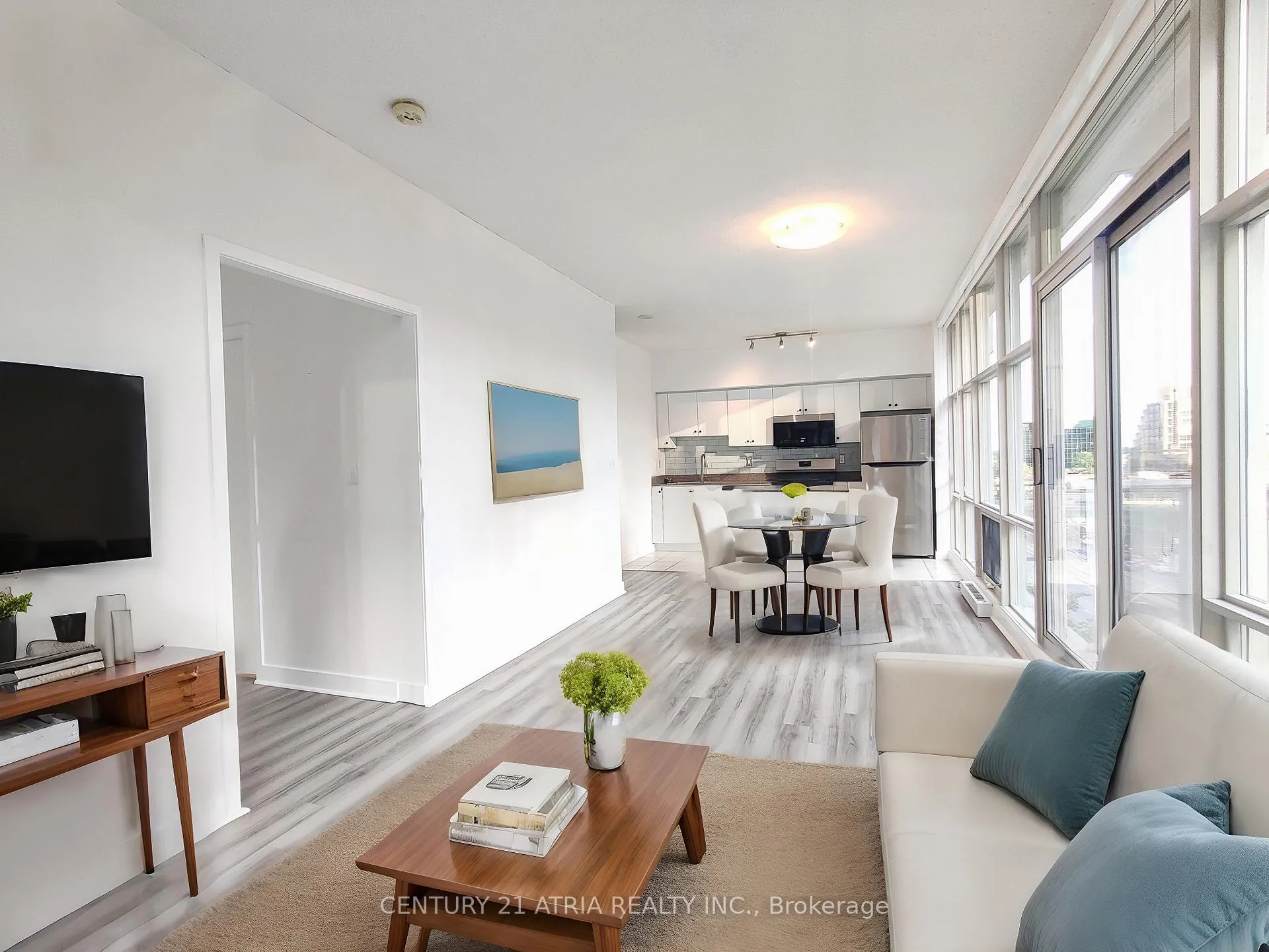 Photo 8 of Unit 511, 9 Spadina Avenue, Toronto, Waterfront Communities — HOMEH