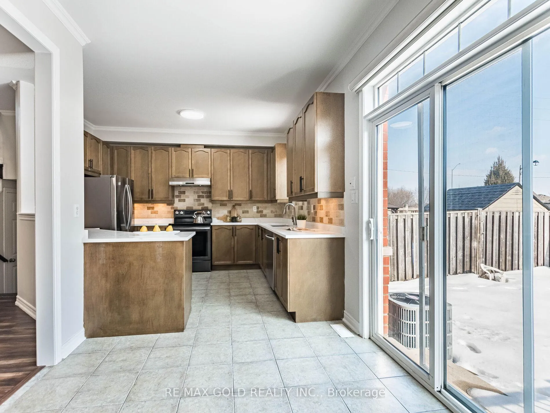 Photo 10 of 47 Connolly Crescent, Brampton, Sandringham-Wellington — HOMEH