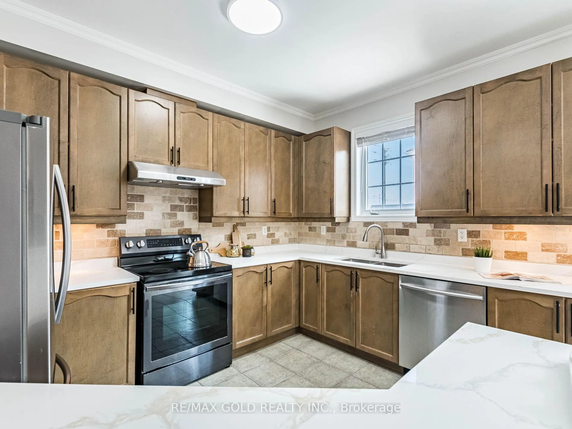 Photo 13 of 47 Connolly Crescent, Brampton, Sandringham-Wellington — HOMEH