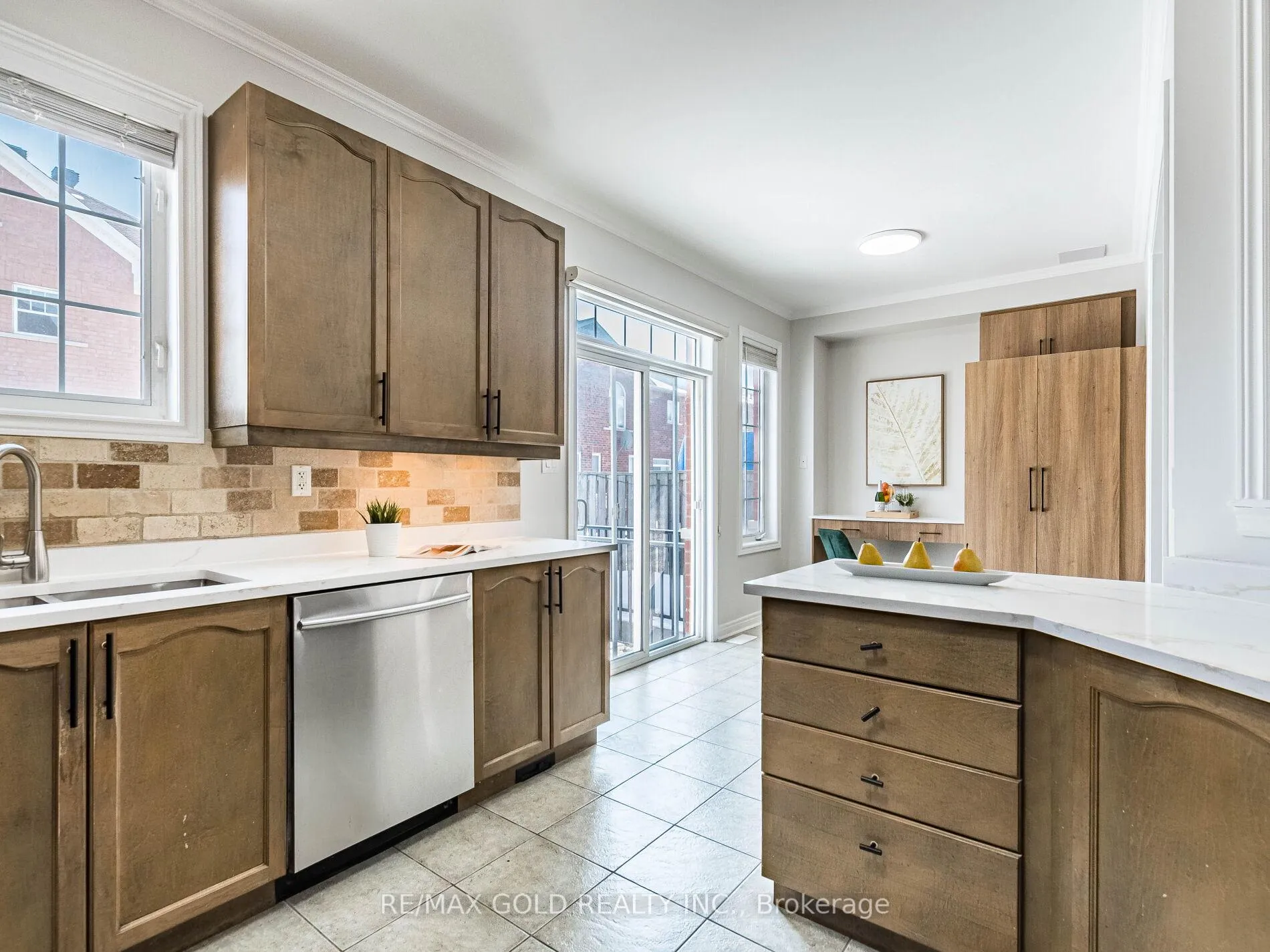 Photo 15 of 47 Connolly Crescent, Brampton, Sandringham-Wellington — HOMEH