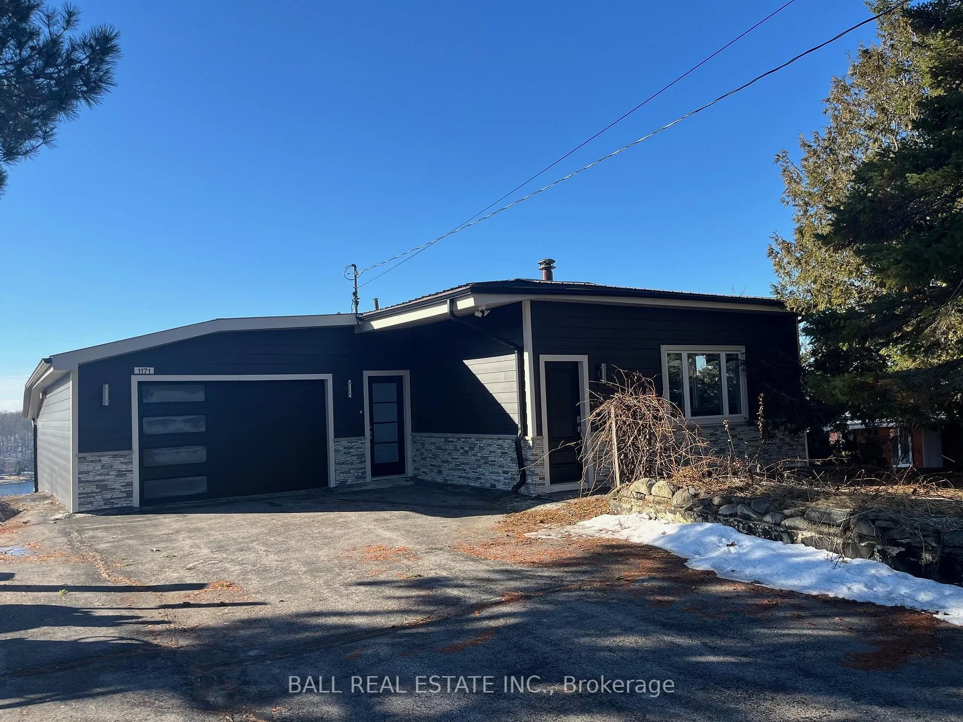 Front of 1171 Pine Ridge Road