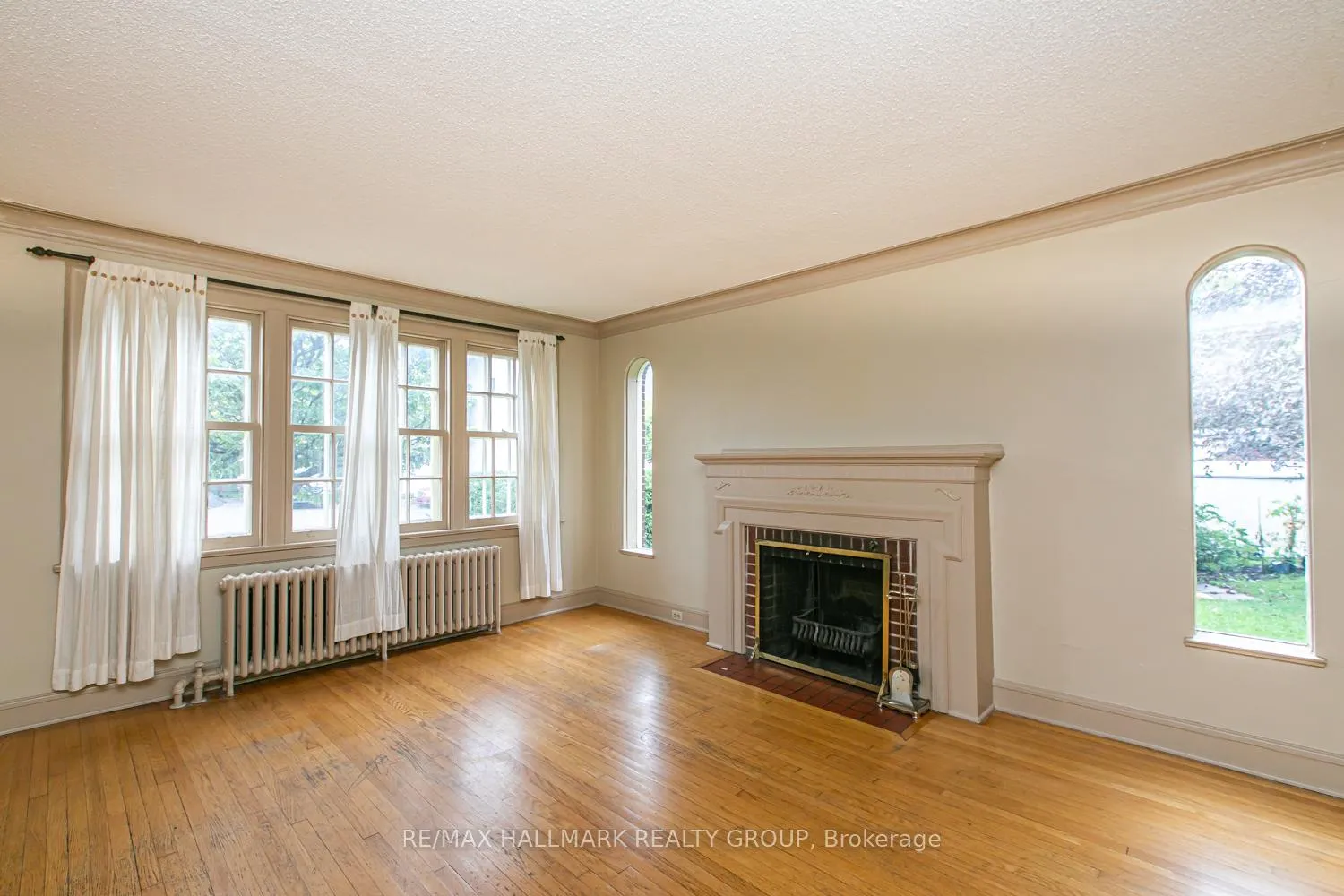 Photo 5 of 50 Tyndall Street, Ottawa, Ottawa West — HOMEH