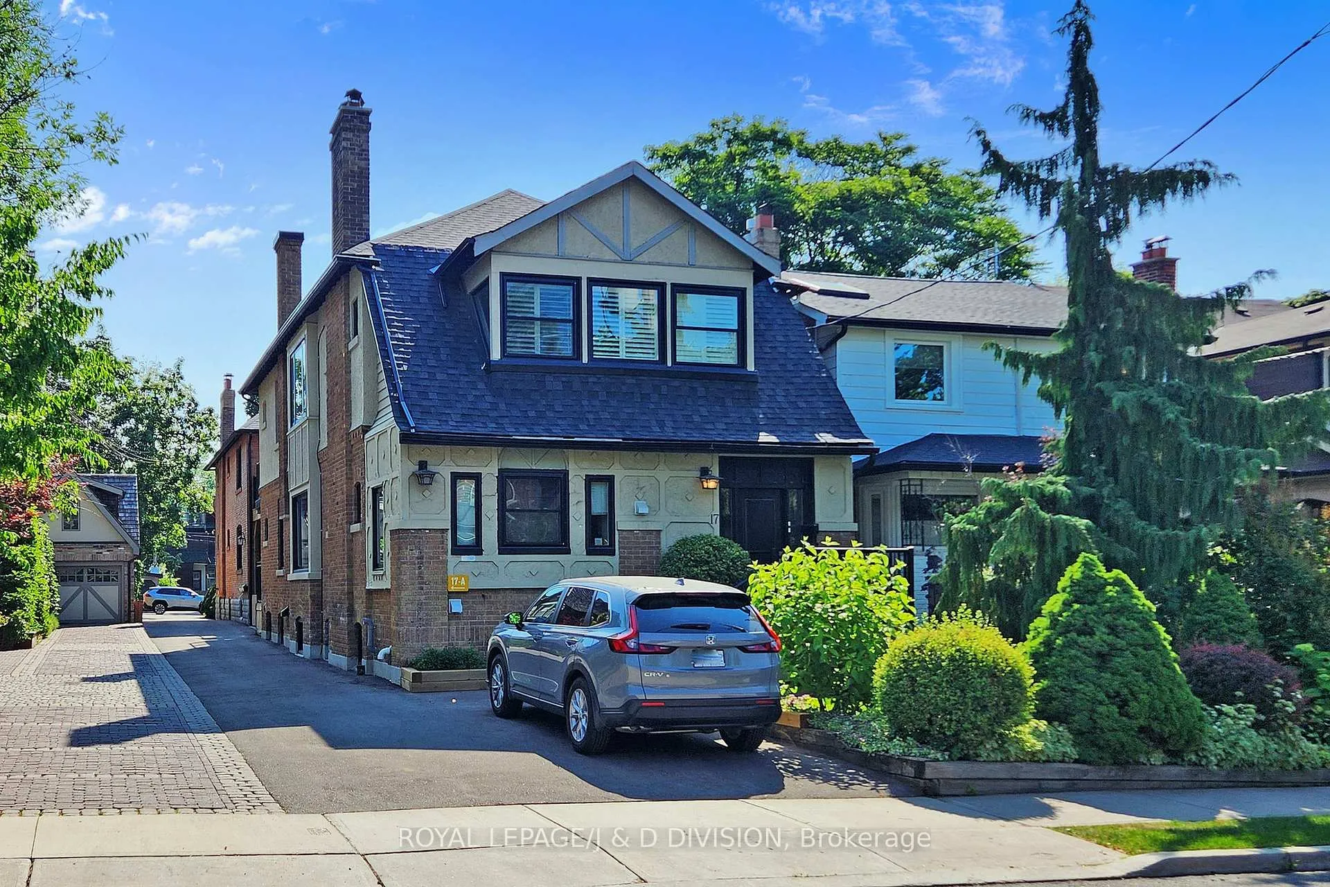 Photo 2 of Unit Upper, 17 Humewood Drive, Toronto, Humewood-Cedarvale — HOMEH