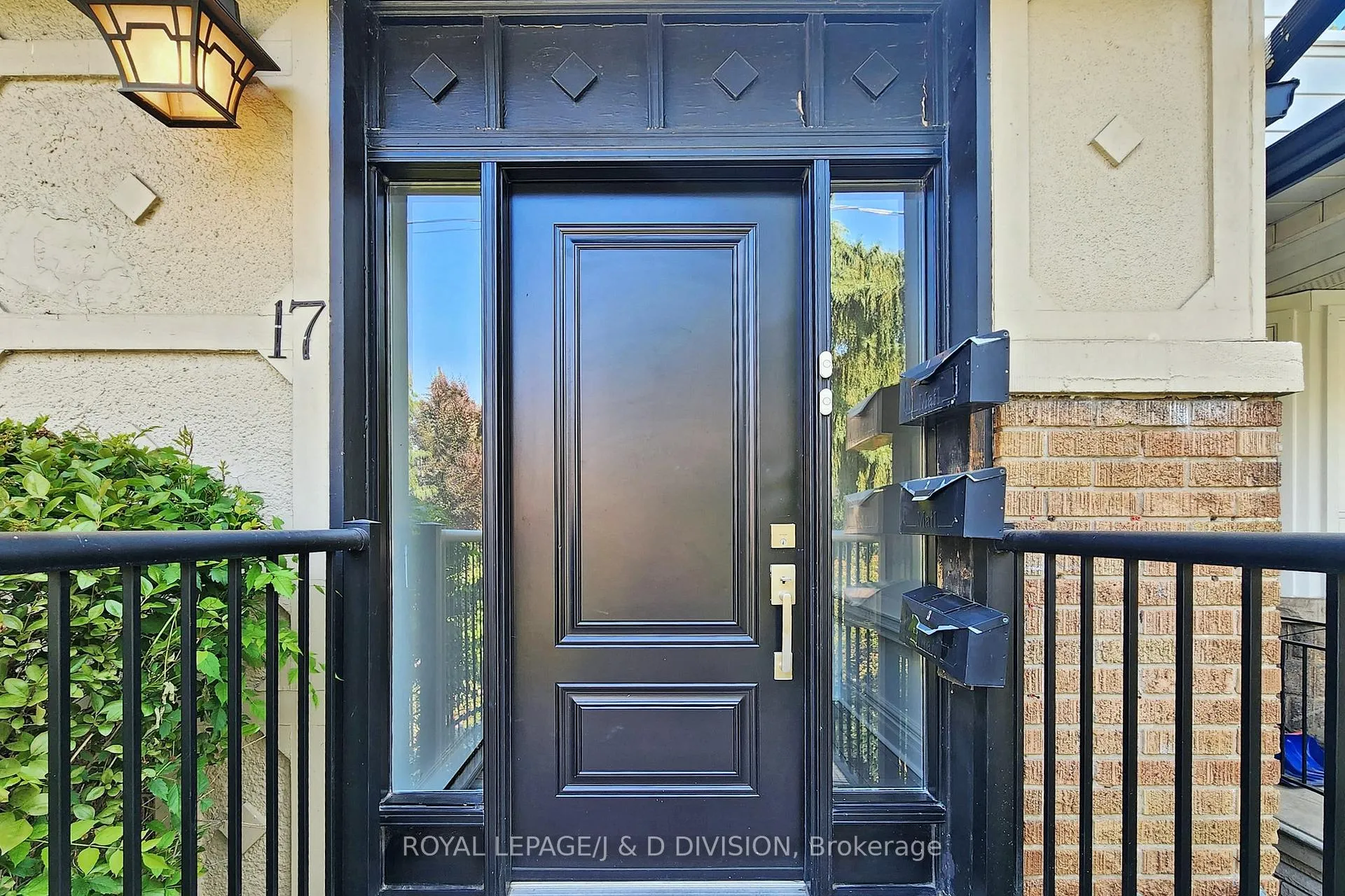 Photo 3 of Unit Upper, 17 Humewood Drive, Toronto, Humewood-Cedarvale — HOMEH