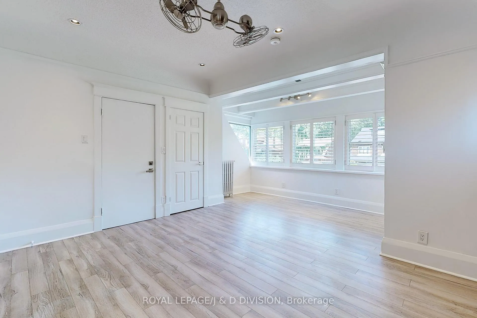 Photo 5 of Unit Upper, 17 Humewood Drive, Toronto, Humewood-Cedarvale — HOMEH