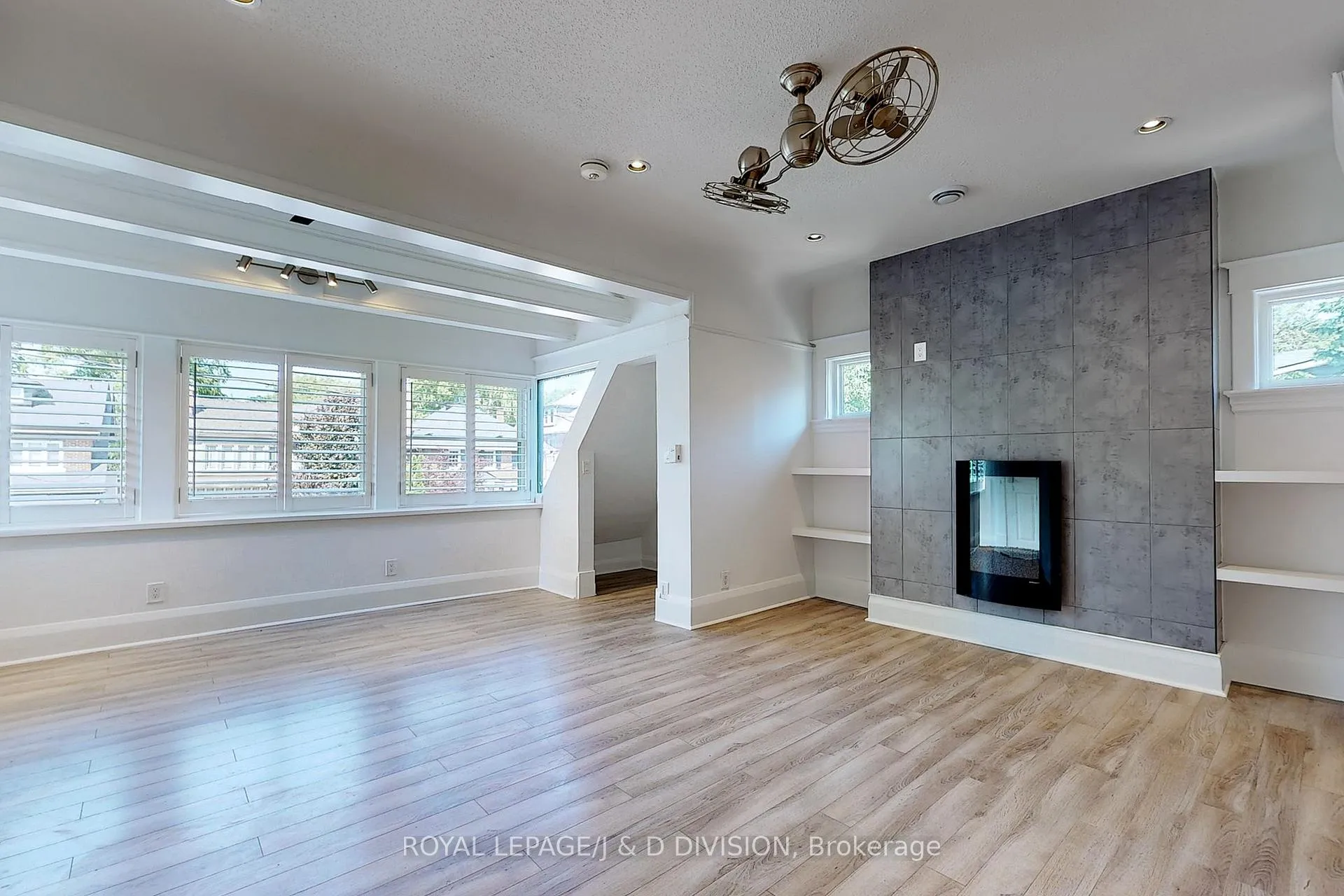 Photo 7 of Unit Upper, 17 Humewood Drive, Toronto, Humewood-Cedarvale — HOMEH