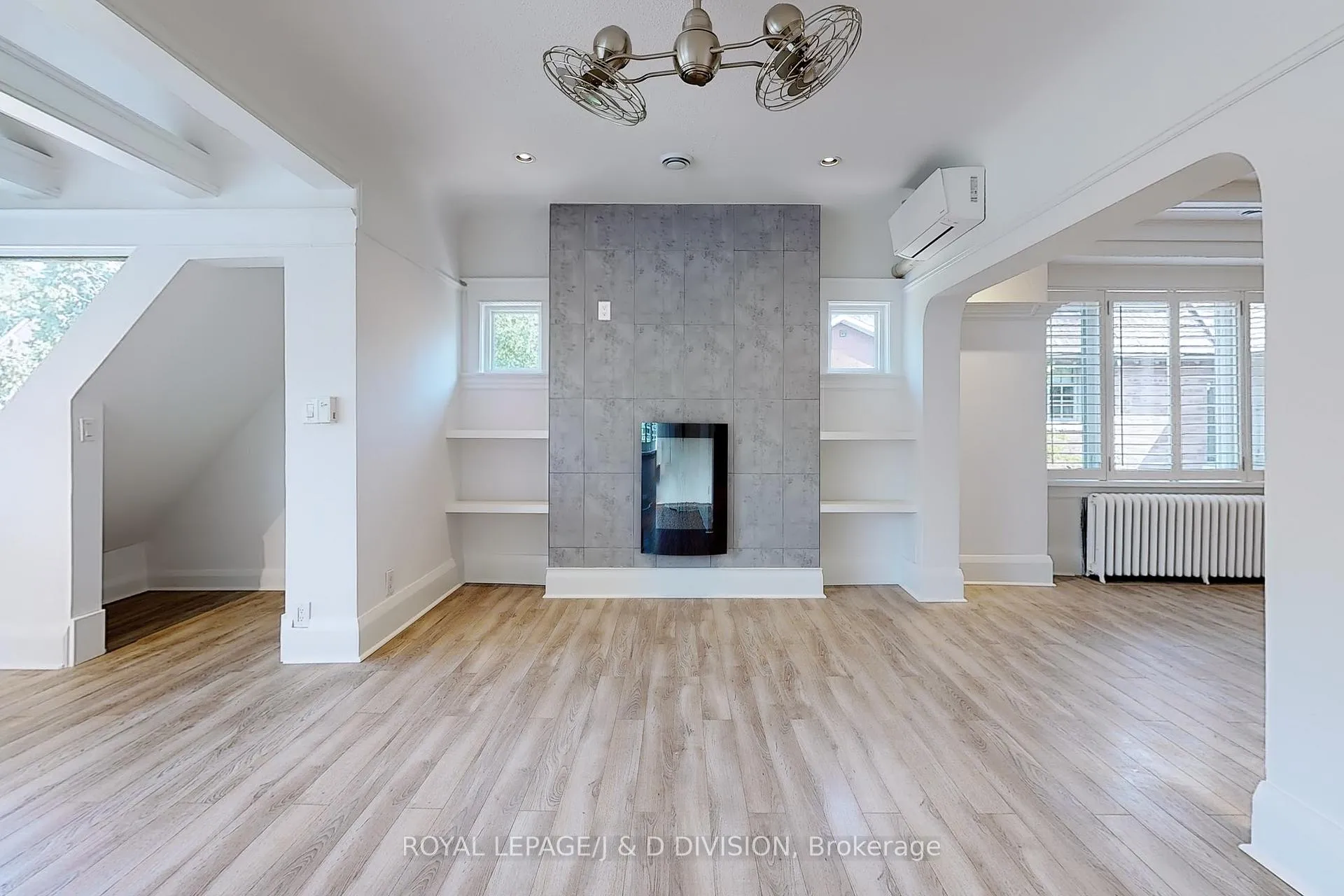 Photo 8 of Unit Upper, 17 Humewood Drive, Toronto, Humewood-Cedarvale — HOMEH