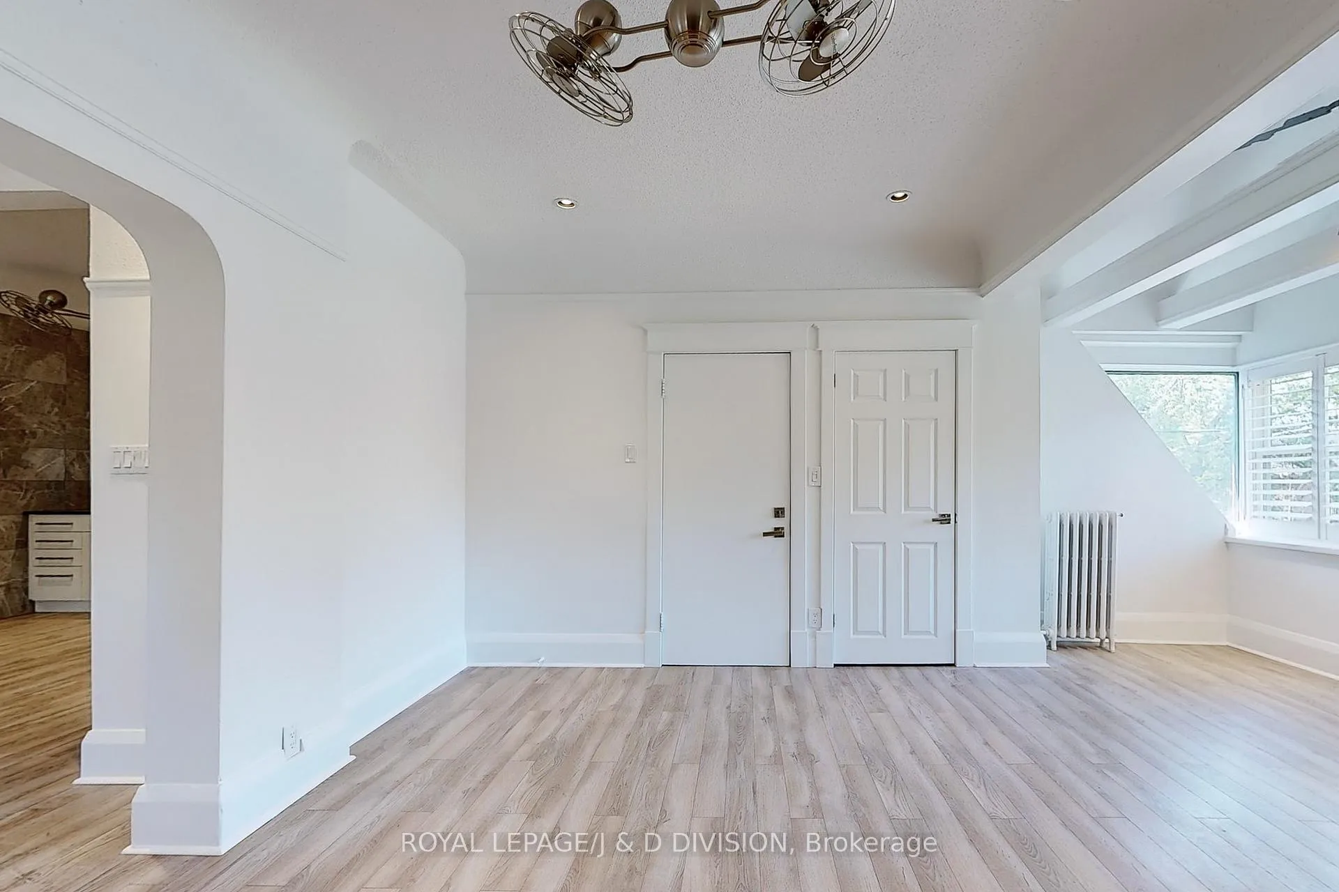 Photo 9 of Unit Upper, 17 Humewood Drive, Toronto, Humewood-Cedarvale — HOMEH
