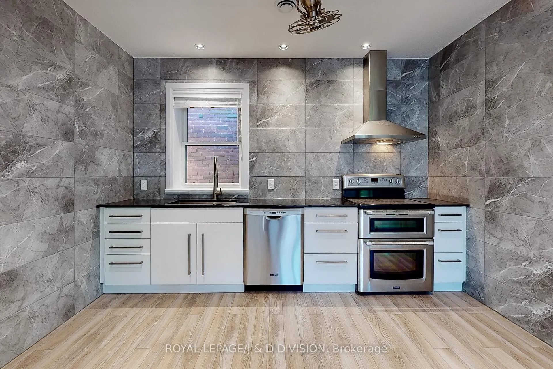 Photo 17 of Unit Upper, 17 Humewood Drive, Toronto, Humewood-Cedarvale — HOMEH