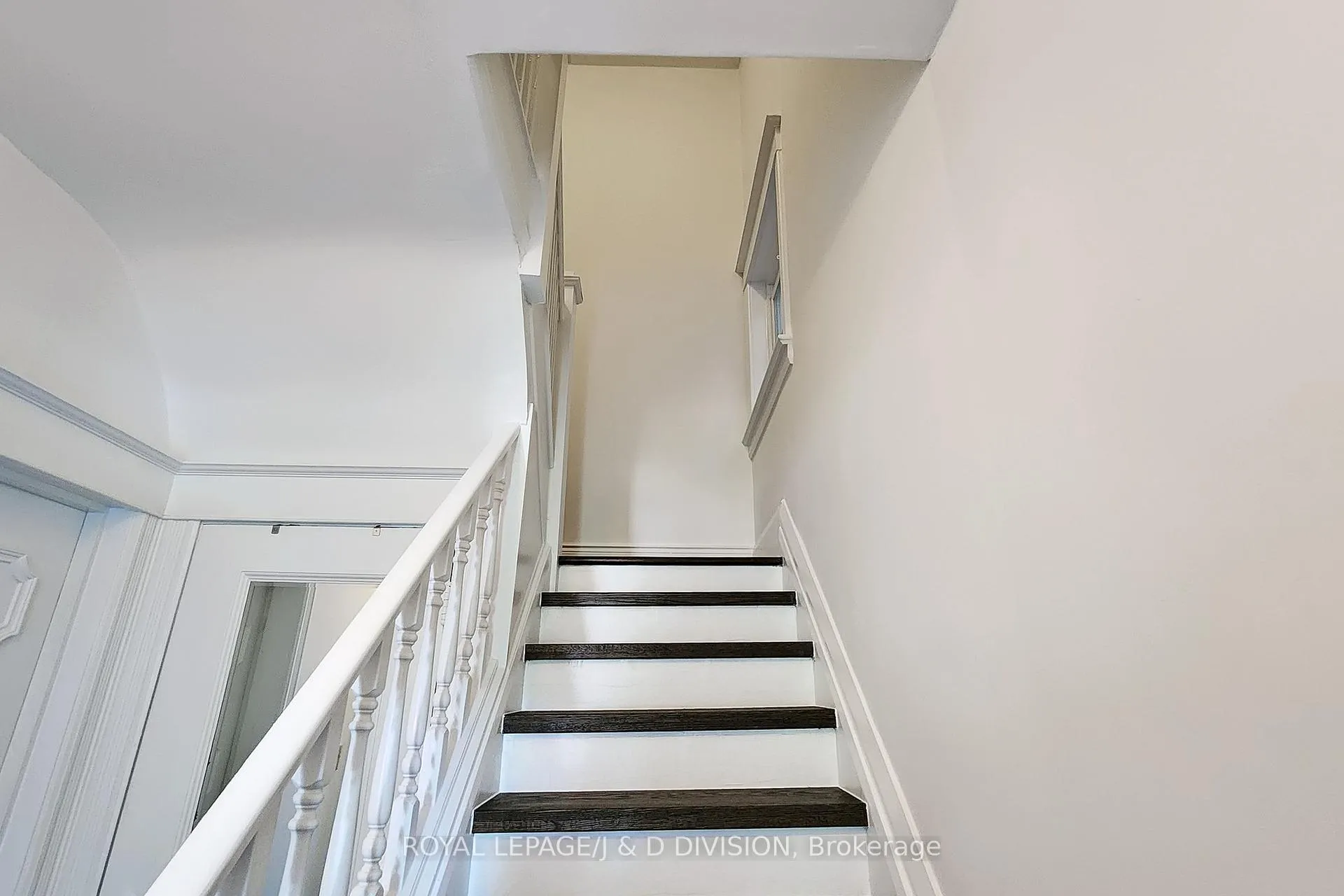 Photo 36 of Unit Upper, 17 Humewood Drive, Toronto, Humewood-Cedarvale — HOMEH
