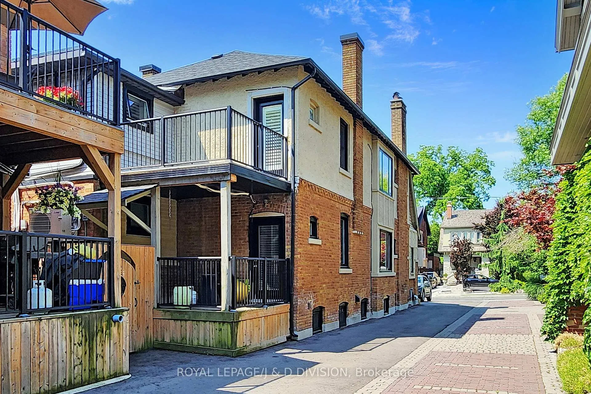 Photo 39 of Unit Upper, 17 Humewood Drive, Toronto, Humewood-Cedarvale — HOMEH