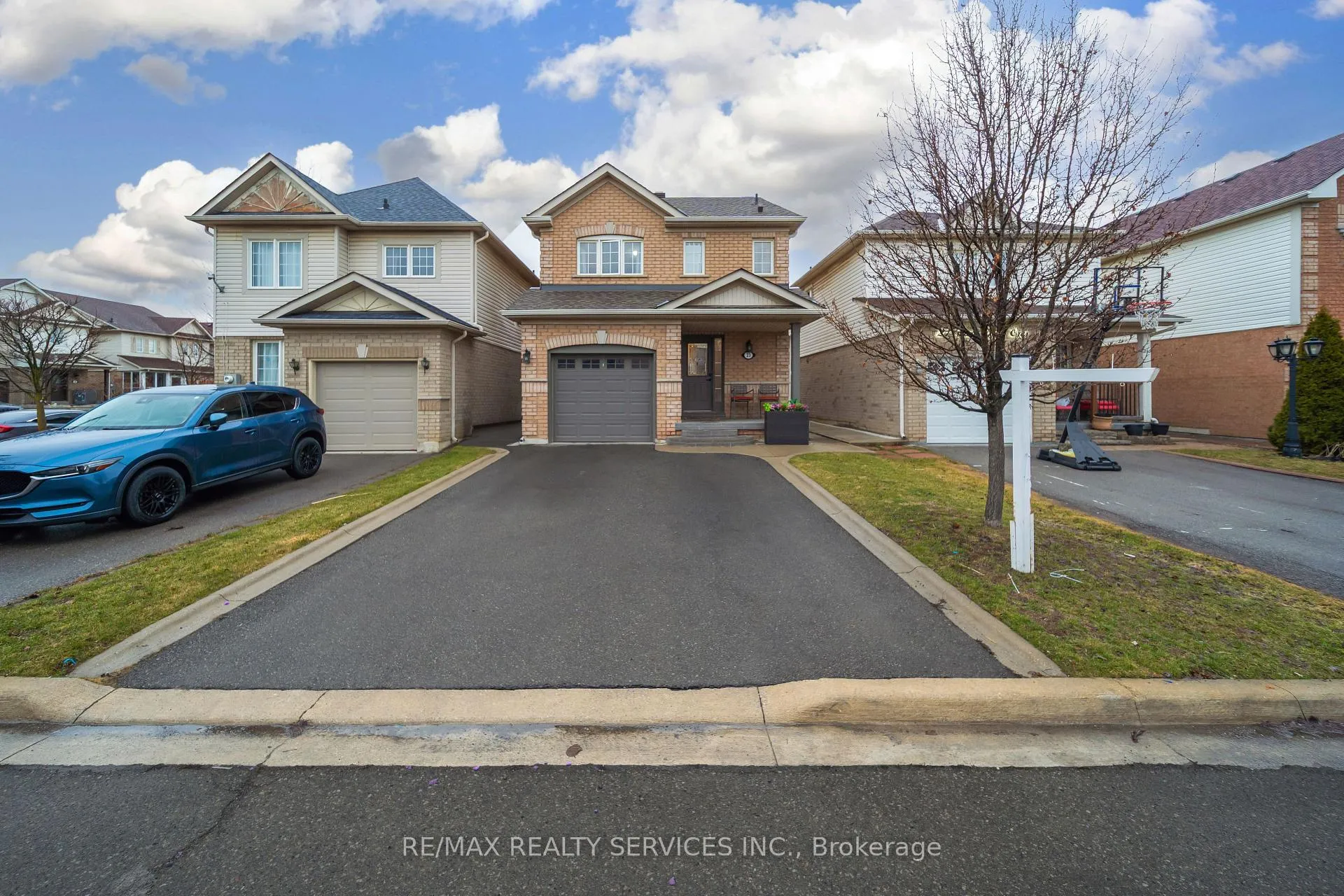 Photo 1 of 23 Earl Grey Crescent, Brampton, Fletcher's Meadow — HOMEH