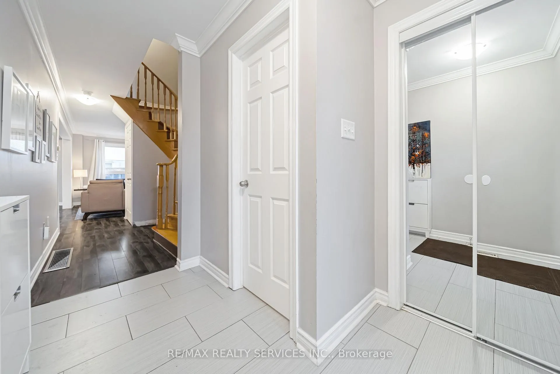 Photo 6 of 23 Earl Grey Crescent, Brampton, Fletcher's Meadow — HOMEH