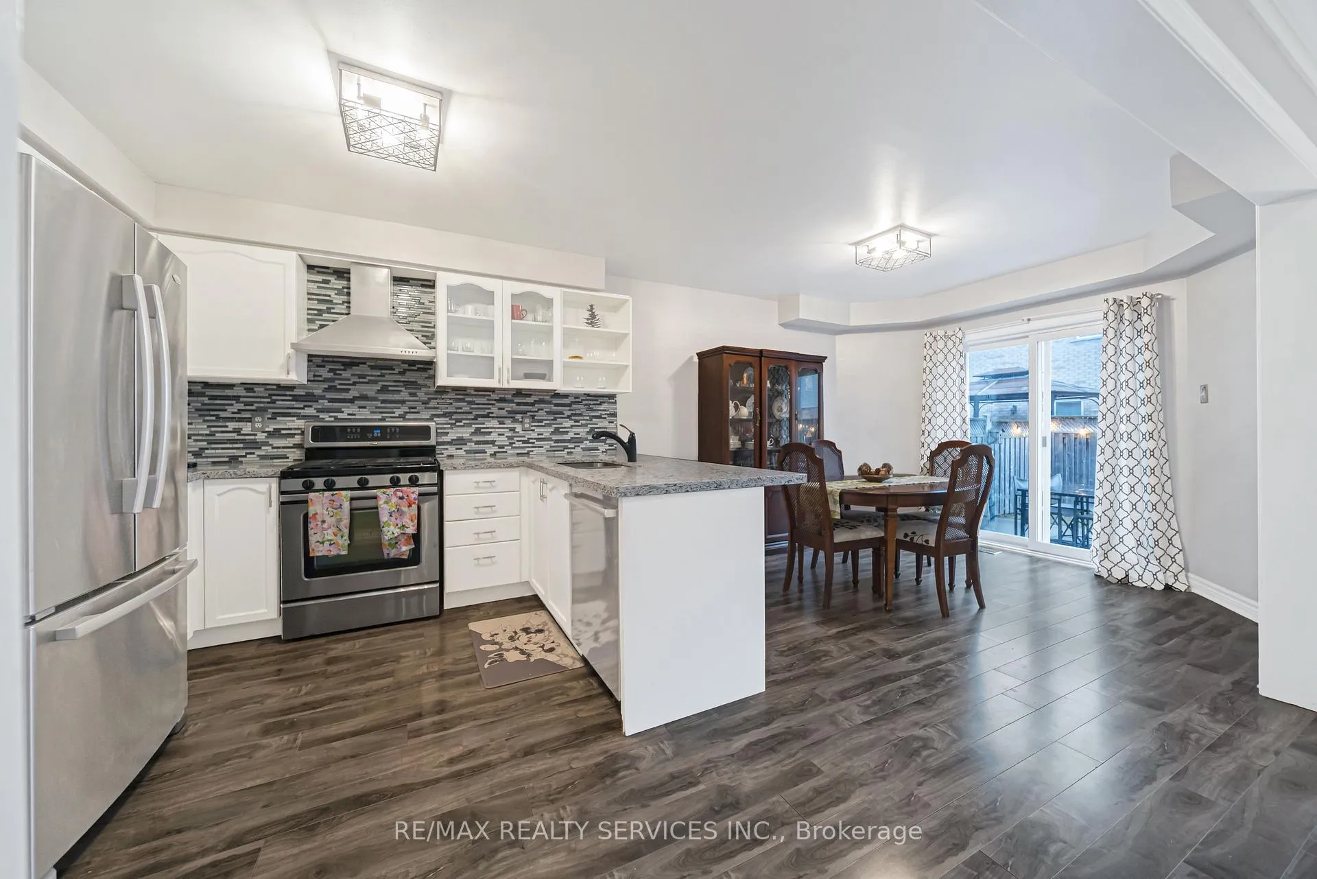 Photo 14 of 23 Earl Grey Crescent, Brampton, Fletcher's Meadow — HOMEH