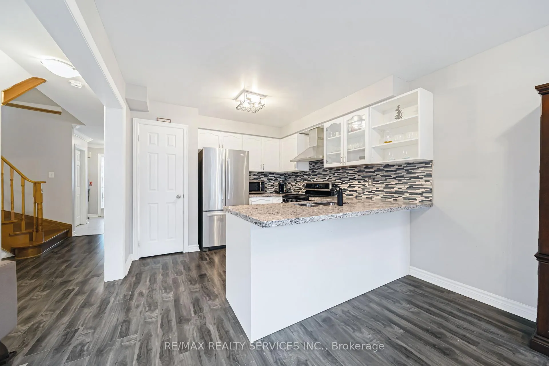 Photo 16 of 23 Earl Grey Crescent, Brampton, Fletcher's Meadow — HOMEH