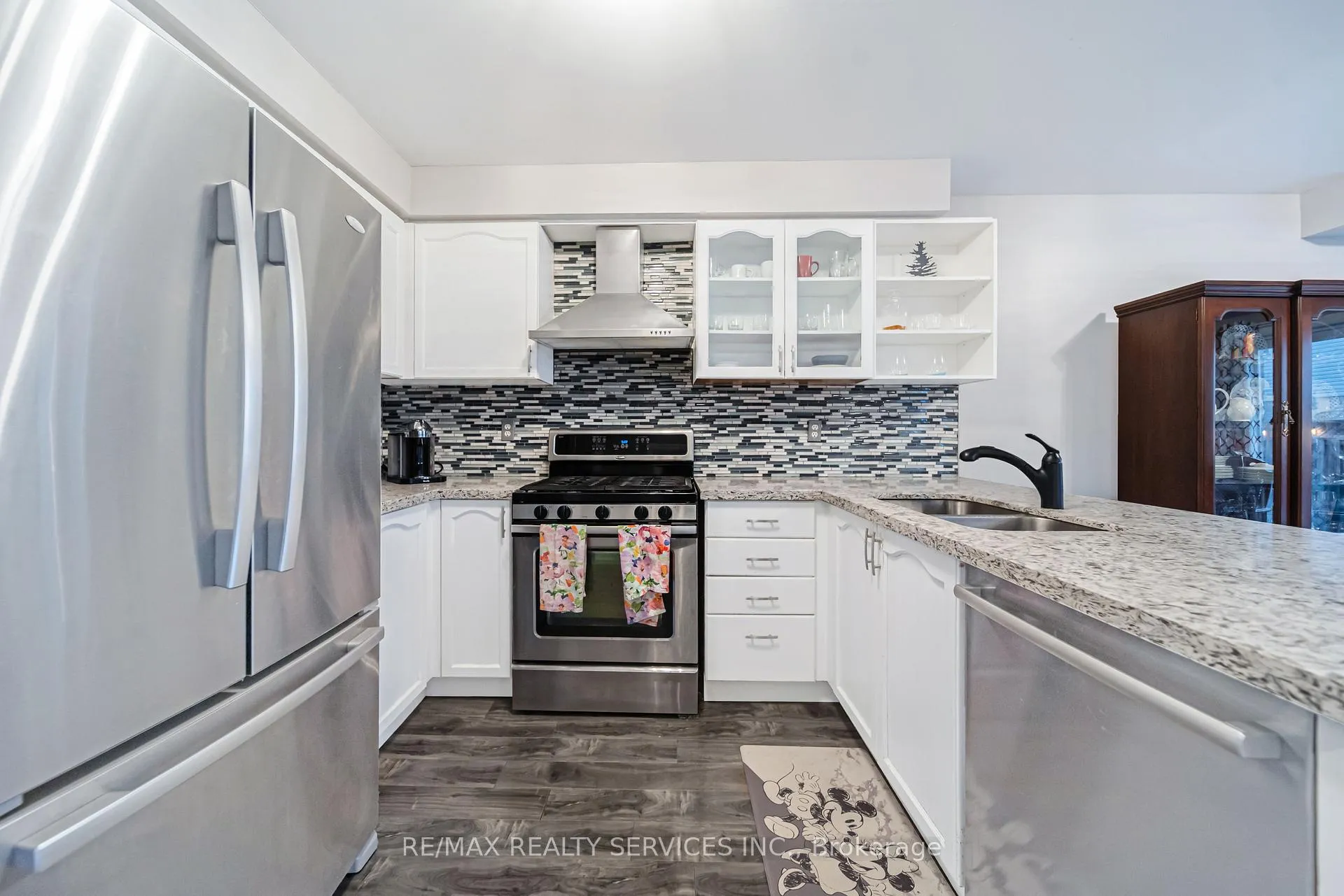 Photo 18 of 23 Earl Grey Crescent, Brampton, Fletcher's Meadow — HOMEH