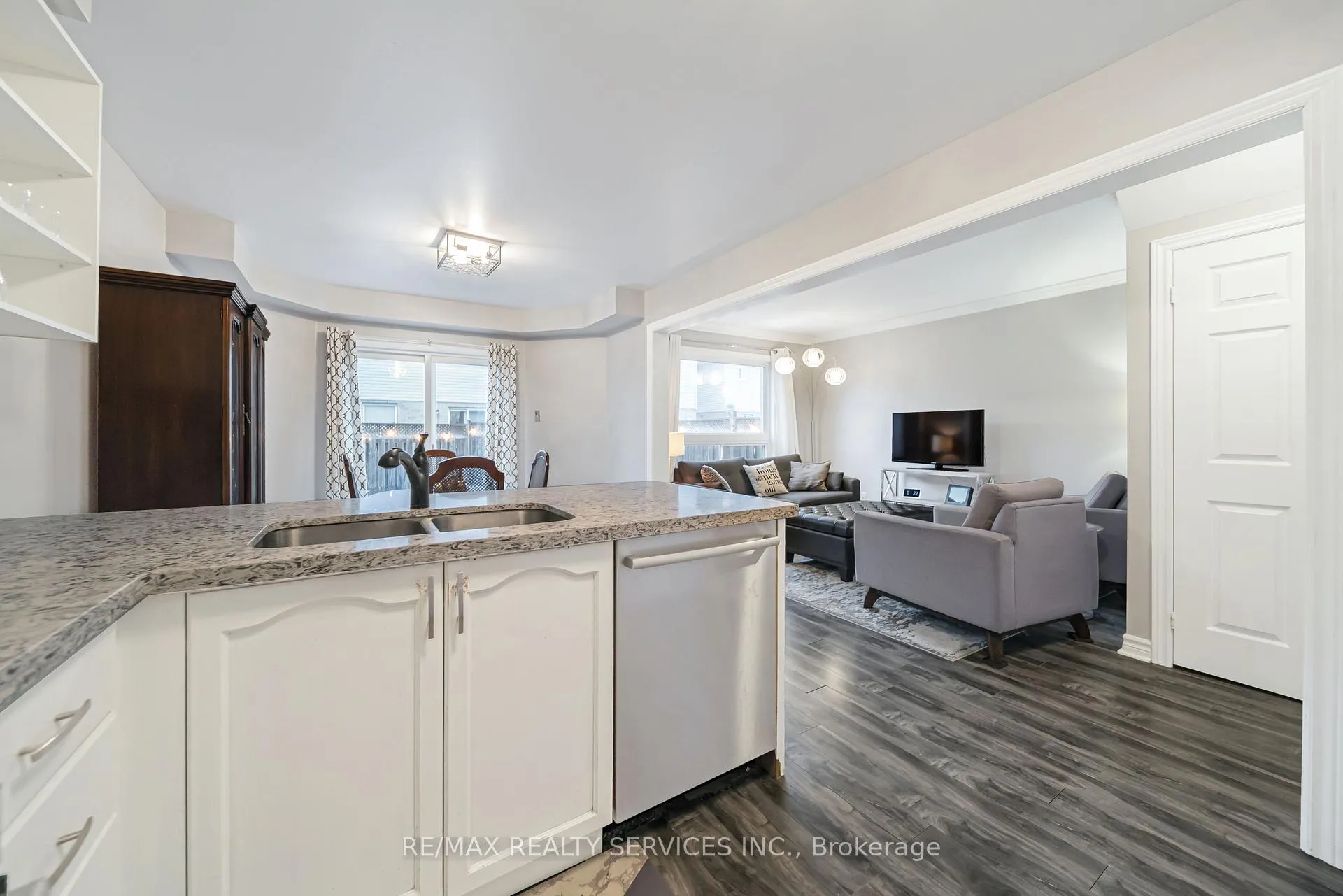 Photo 19 of 23 Earl Grey Crescent, Brampton, Fletcher's Meadow — HOMEH