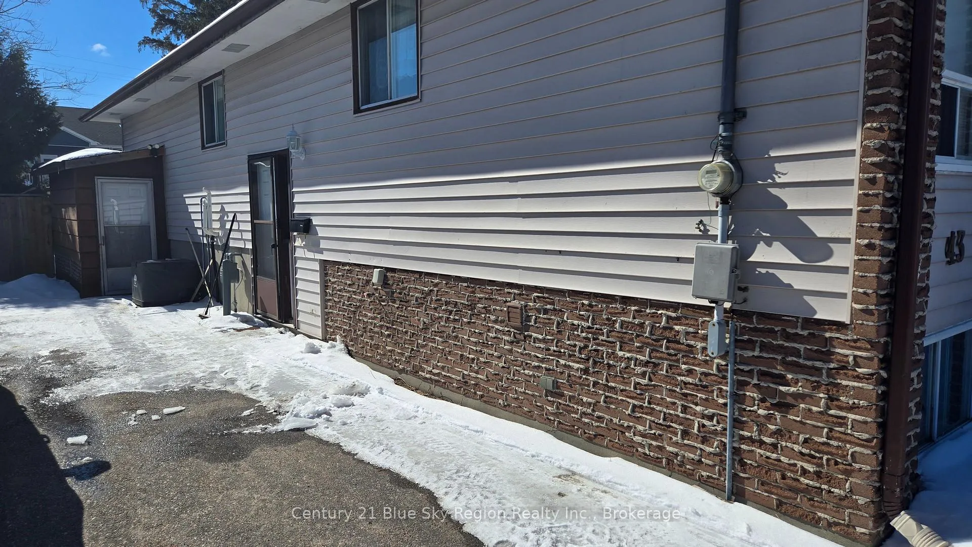 Photo 3 of 43 Charlton Crescent, North Bay, Ferris — HOMEH