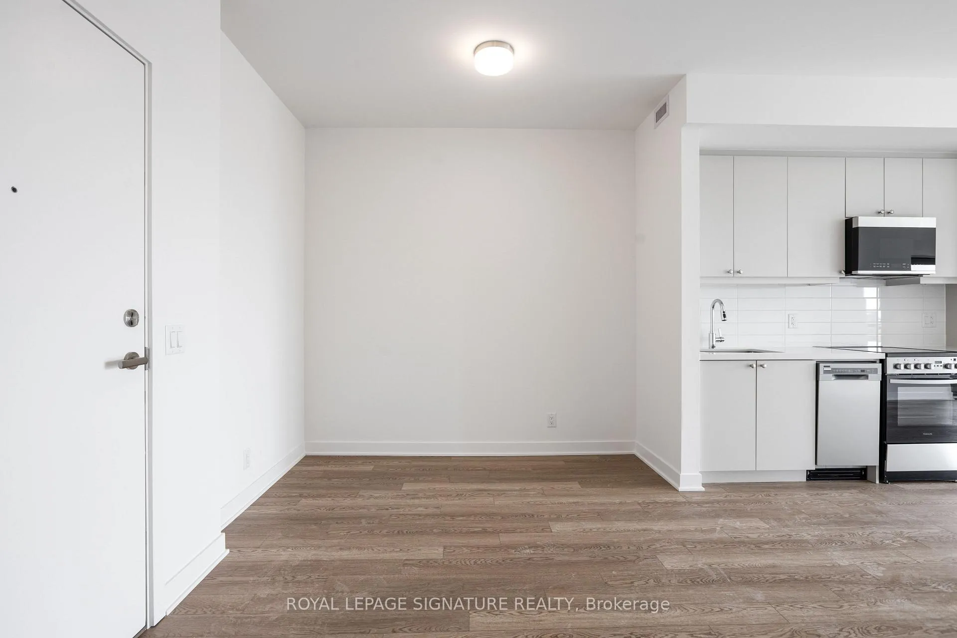 Photo 3 of Unit 601, 51 Clarington Boulevard, Clarington, Bowmanville — HOMEH