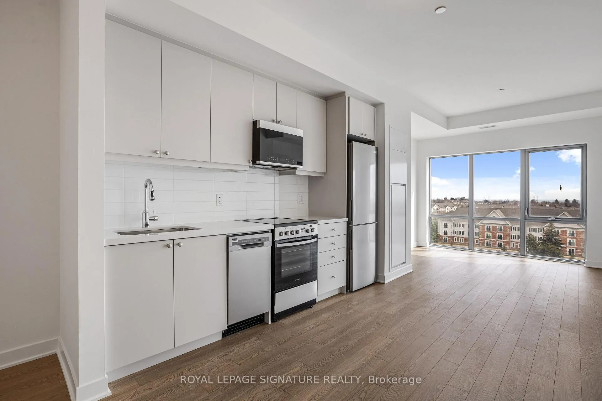 Photo 7 of Unit 601, 51 Clarington Boulevard, Clarington, Bowmanville — HOMEH