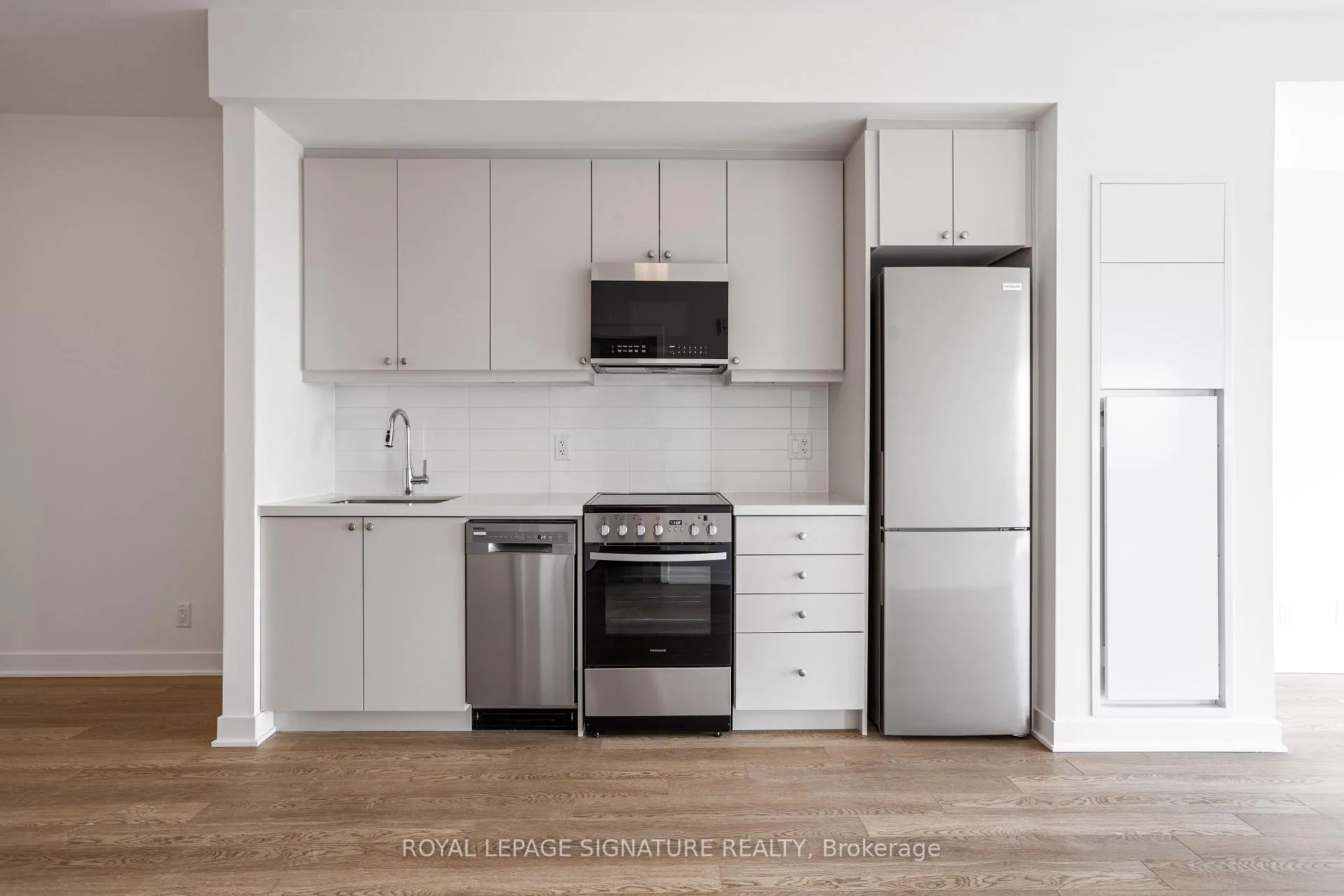 Photo 9 of Unit 601, 51 Clarington Boulevard, Clarington, Bowmanville — HOMEH