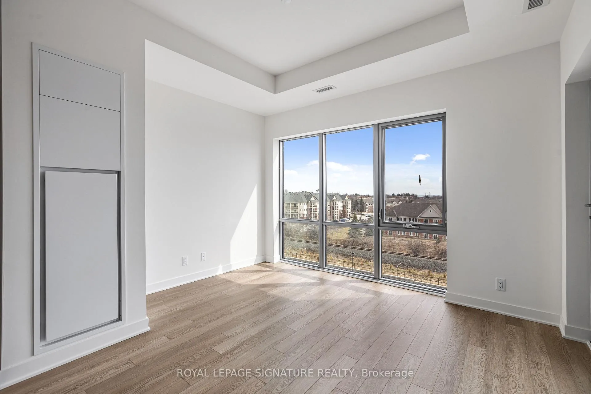 Photo 11 of Unit 601, 51 Clarington Boulevard, Clarington, Bowmanville — HOMEH