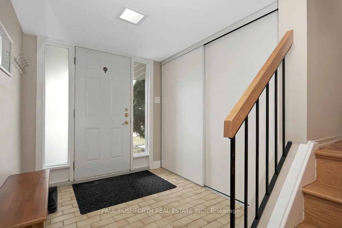 Photo 3 of 3G Crestlea Crescent, Ottawa, Tanglewood — HOMEH