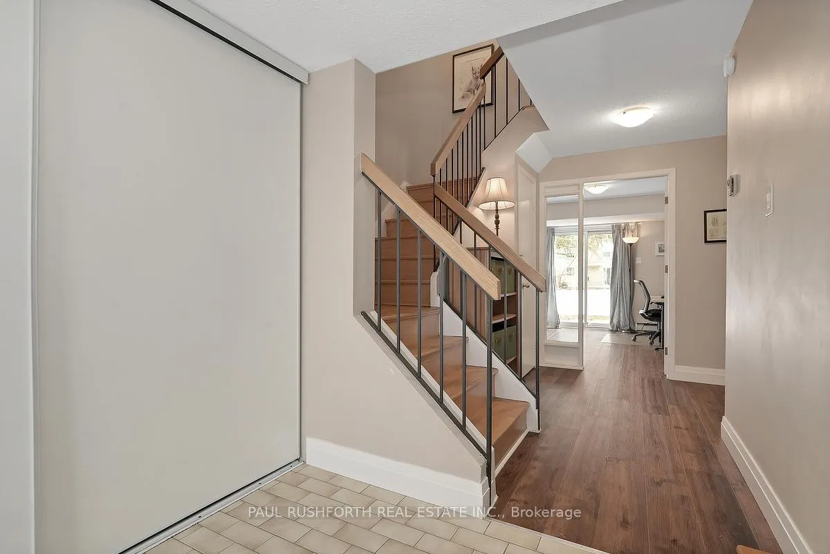 Photo 4 of 3G Crestlea Crescent, Ottawa, Tanglewood — HOMEH