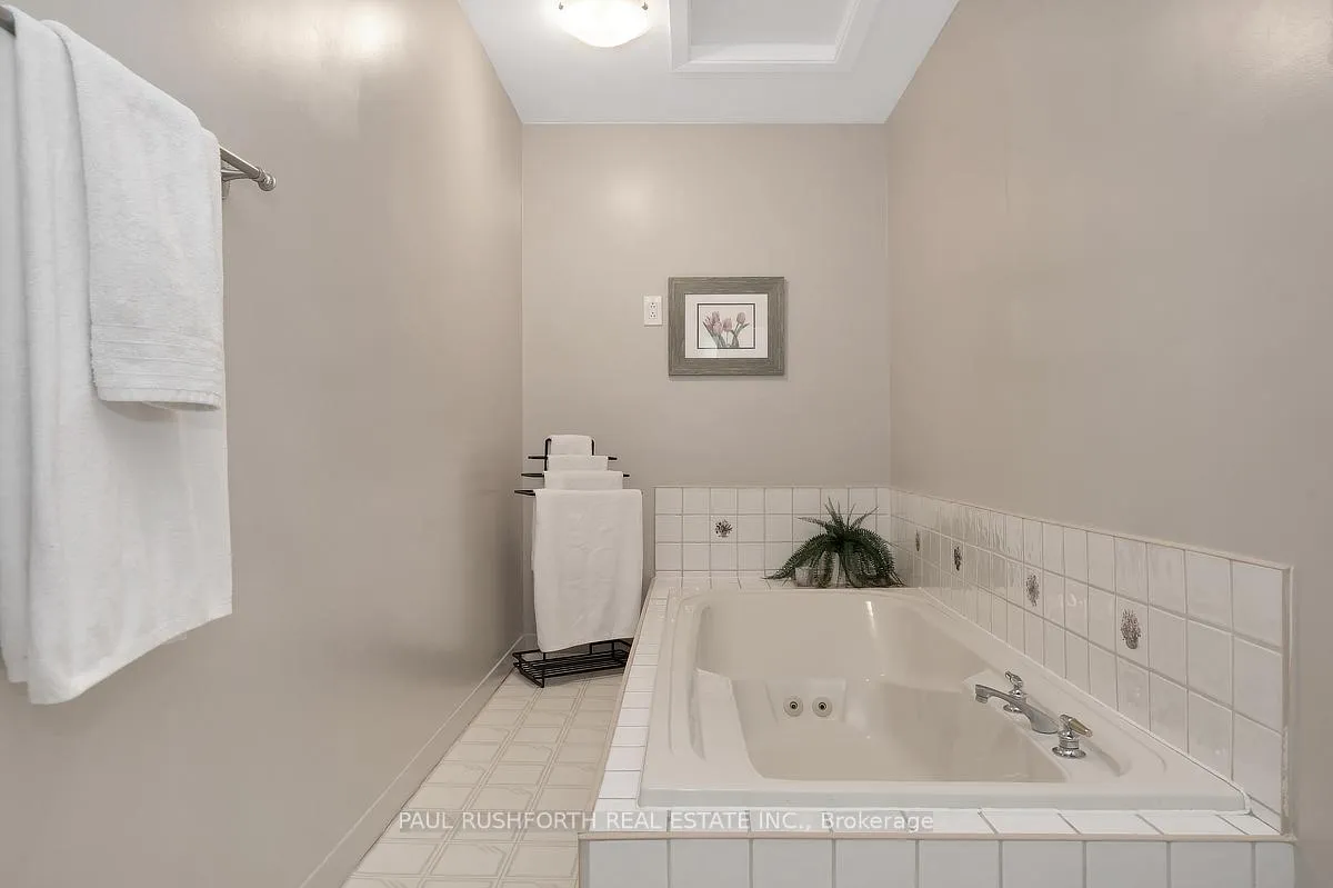 Photo 22 of 3G Crestlea Crescent, Ottawa, Tanglewood — HOMEH