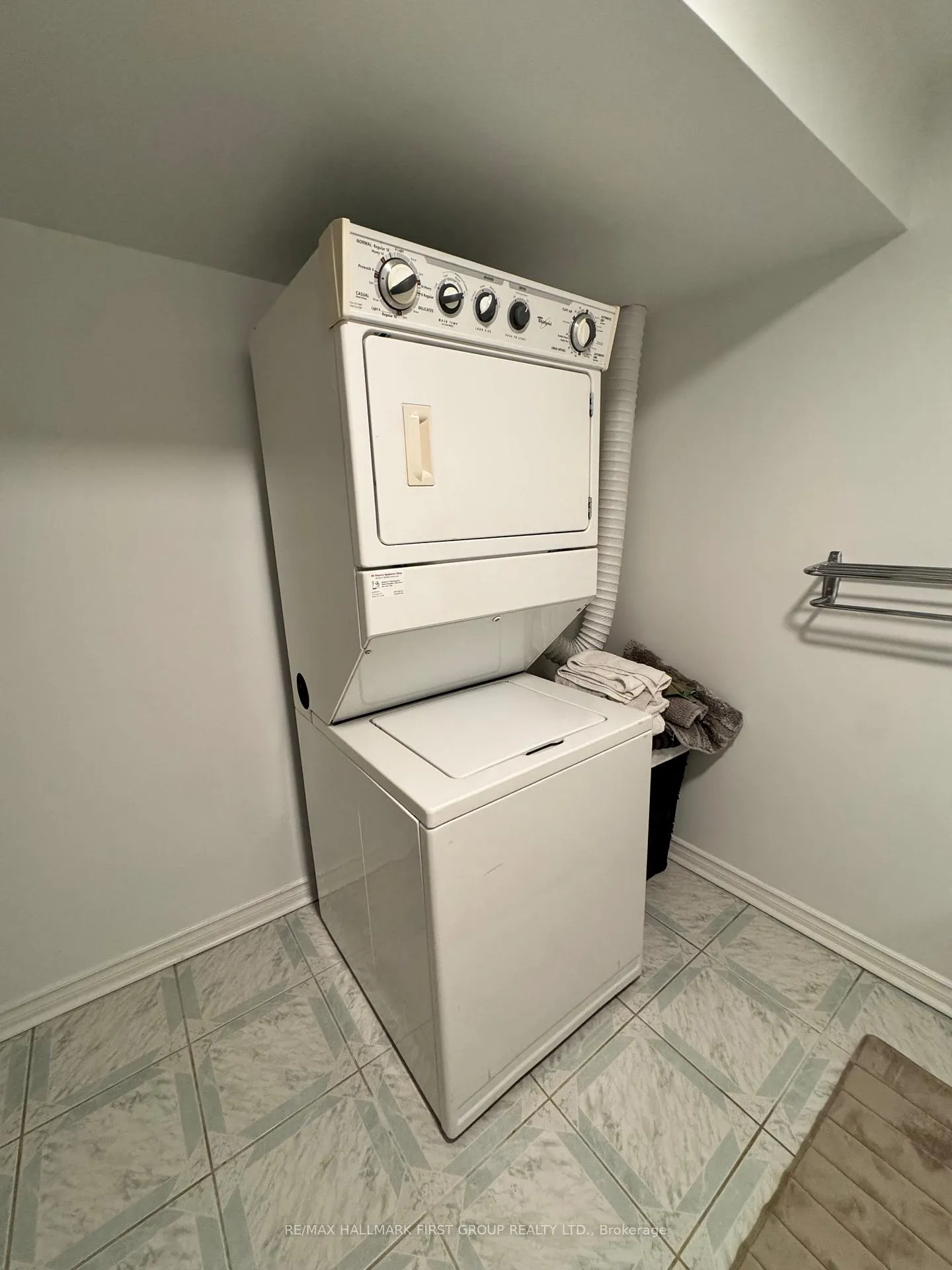 Photo 12 of Unit Lower, 1385 Ferncliff Circle, Pickering, Liverpool — HOMEH