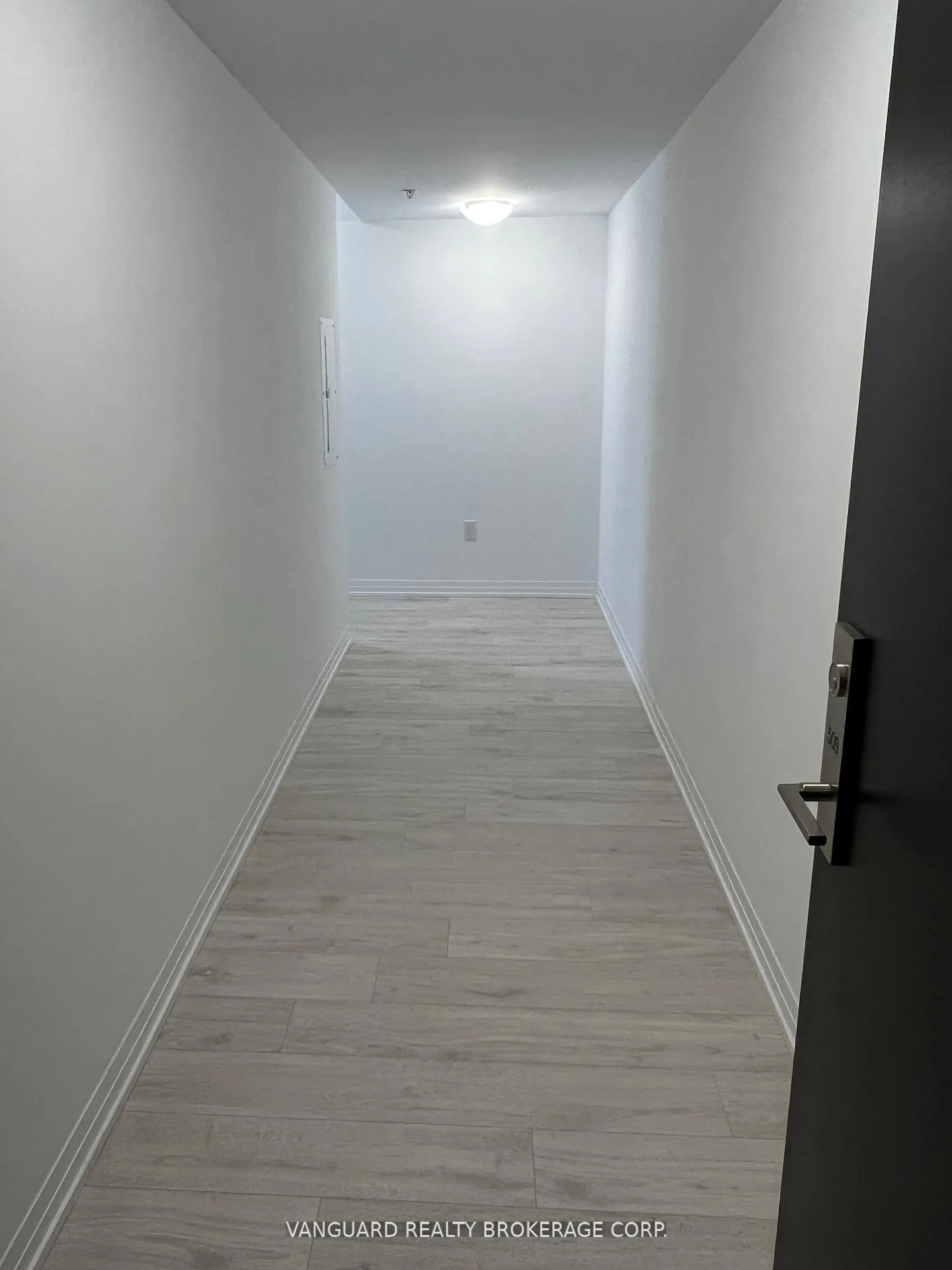 Photo 3 of Unit 509, 408 Browns Line, Etobicoke, Alderwood — HOMEH